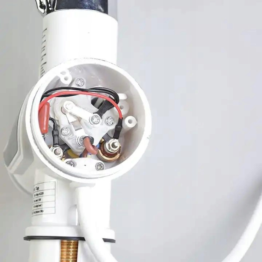 ELEKTRYCZNY PRZEPŁYWOWY PODGRZEWACZ DO WODY LCD 3KW OGRZEWACZ MOCNY Zakres klas efektywności energetycznej A++ - G