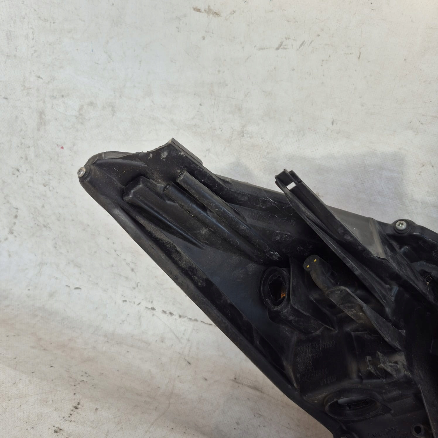 MAZDA 3 II BL 08- light left front front XENON BDG7-51040