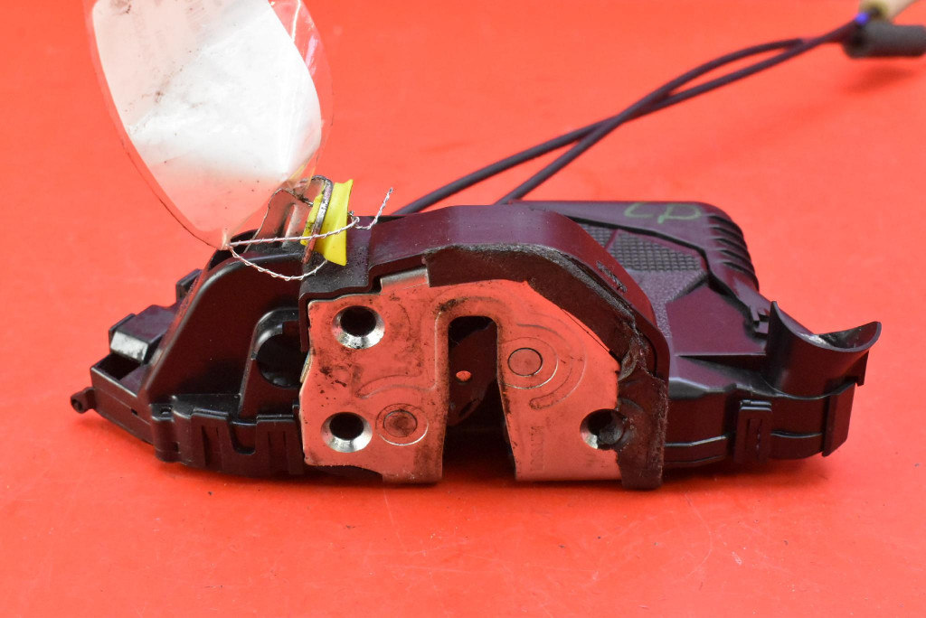 lock door left front front EU TOYOTA PRIUS III XW30 09-11