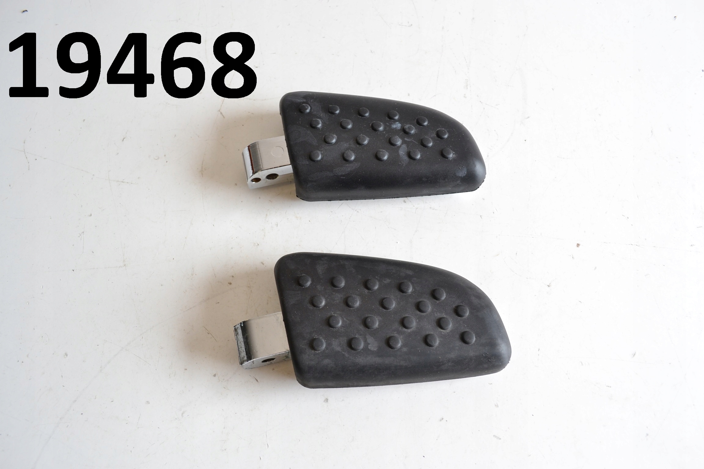 46717682414 - подножка пассажира п BMW R1200 CL хром