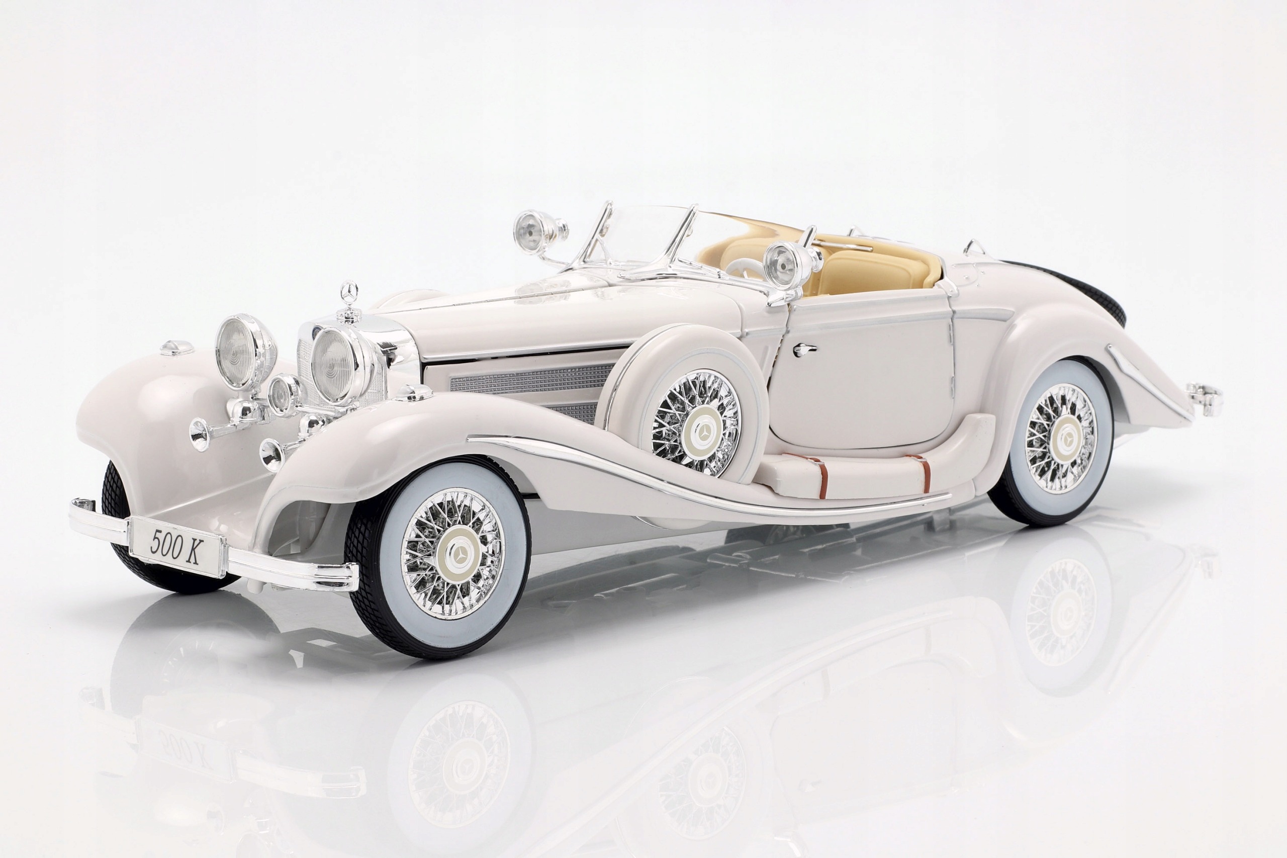Mercedes-Benz 500K 500 K Typ Specialroadster 1936 Maisto 1:18 Bílá 36055