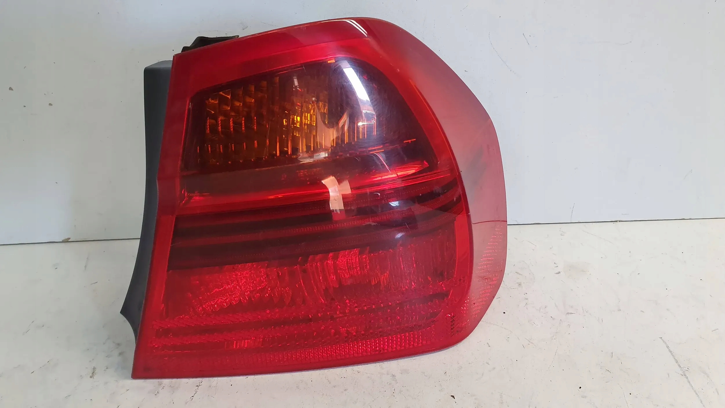 light rear part right 6937458 BMW E90 sedan 04