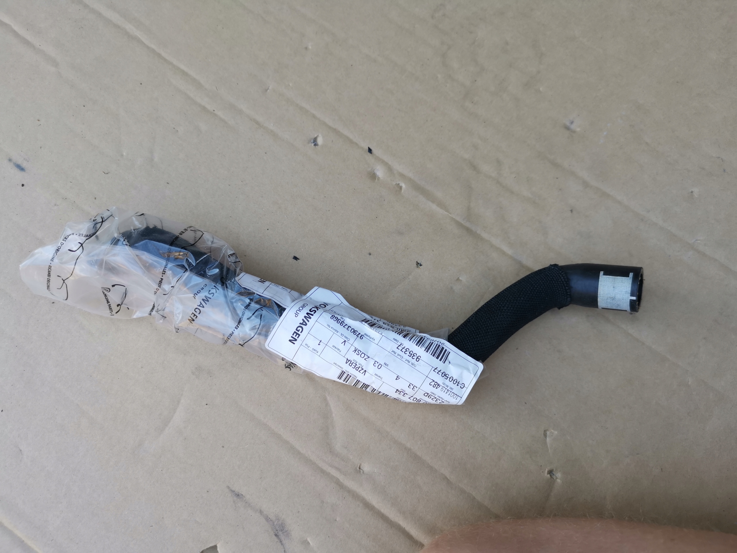 AUDI Q7 4M wiring / hose radiator 4M0819372DD