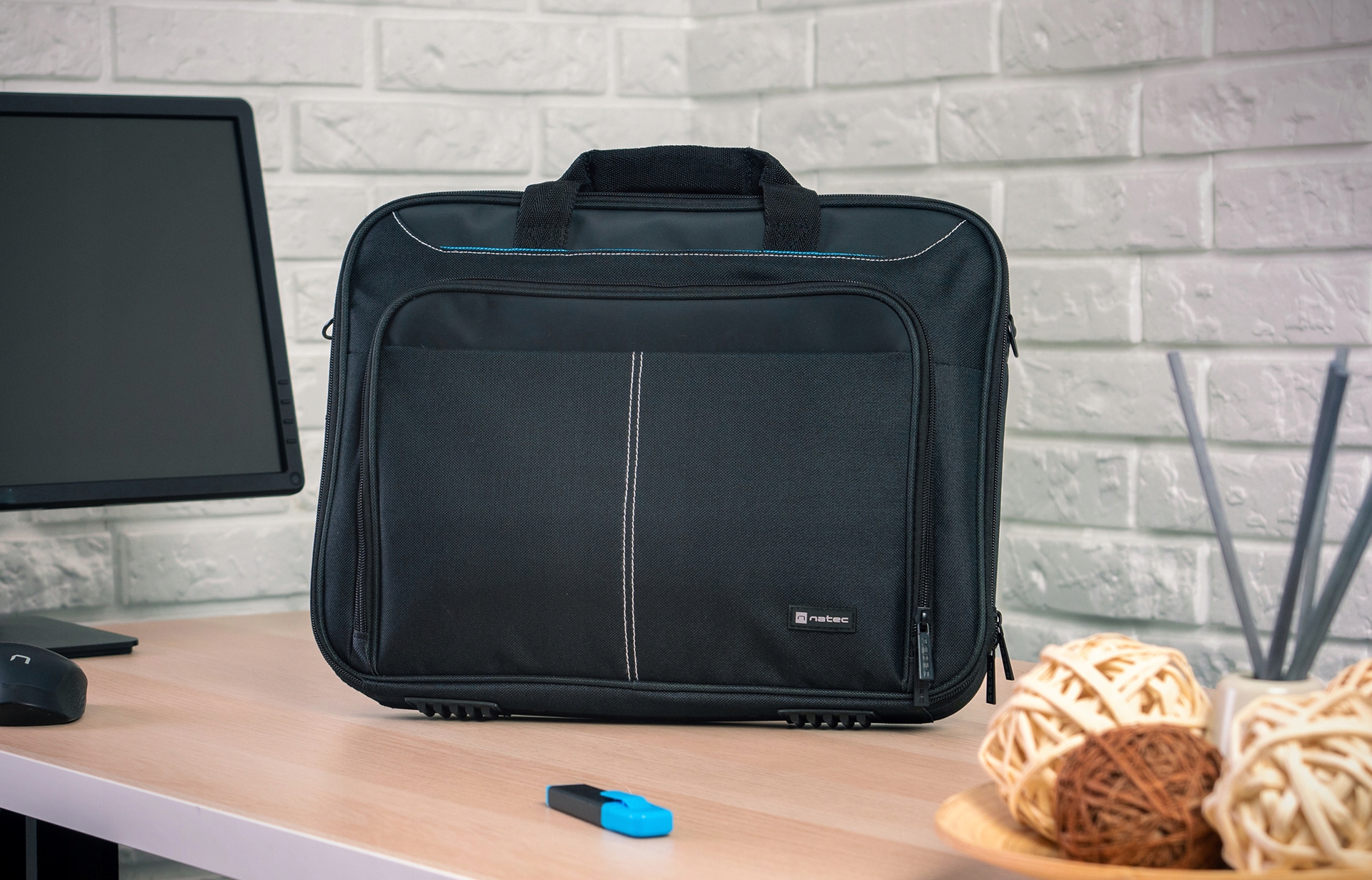 TORBA NA LAPTOPA 17 CALI i 17.3 PASEK NA RAMIĘ MIEJSCE NA ZASILACZ i MYSZ Marka Natec