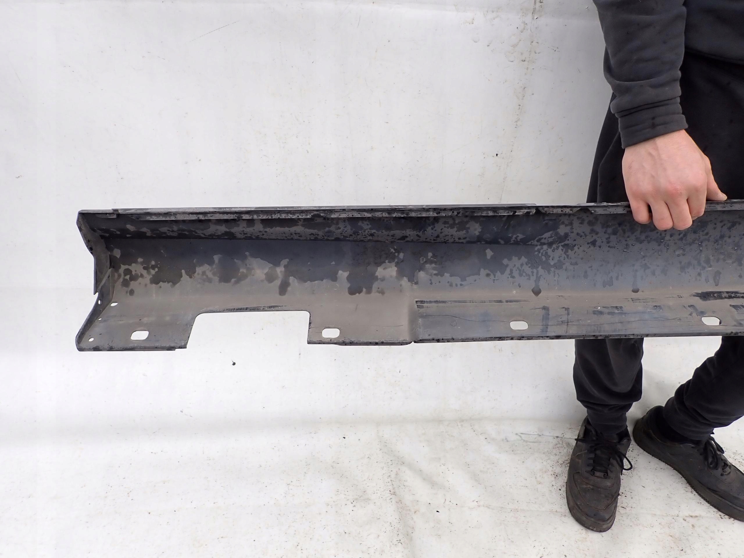 MERCEDES W204 SPORT COUPE AMG moulding threshold left