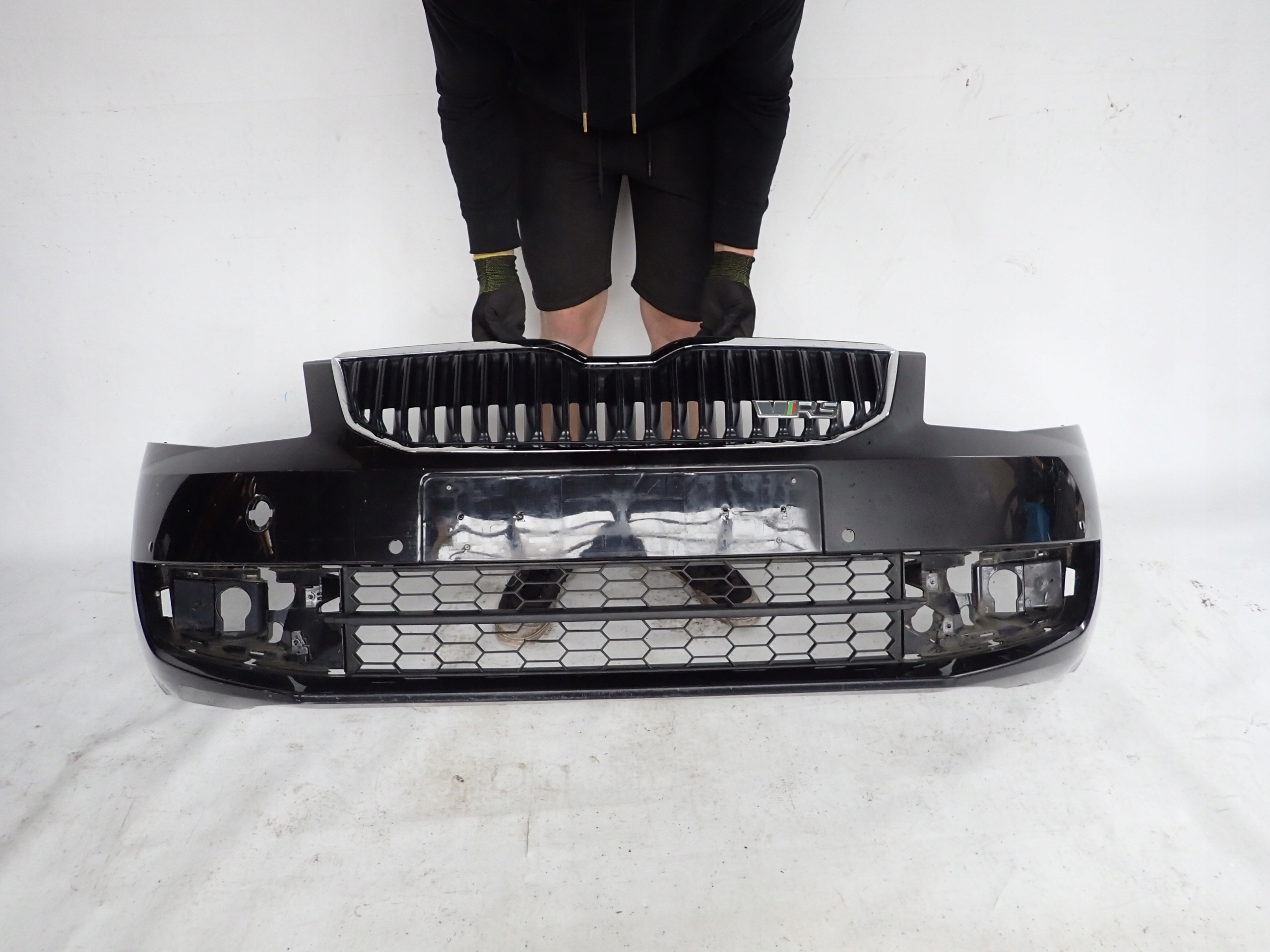 SKODA OCTAVIA III 12- bumper front front PDC