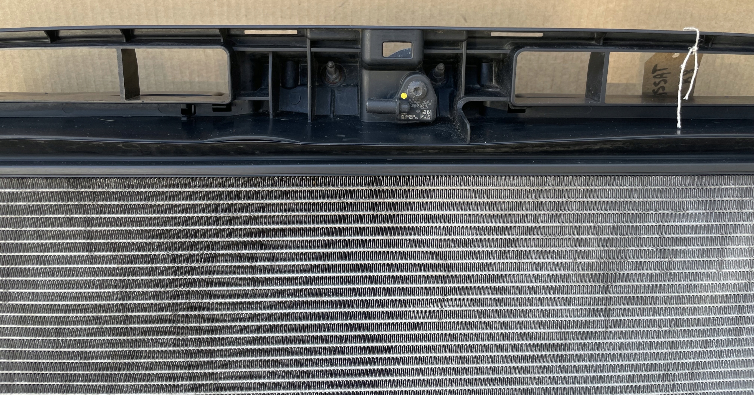 support panel for radiators sider radiator VW PASSAT B8 2.0 TDI before LIFT