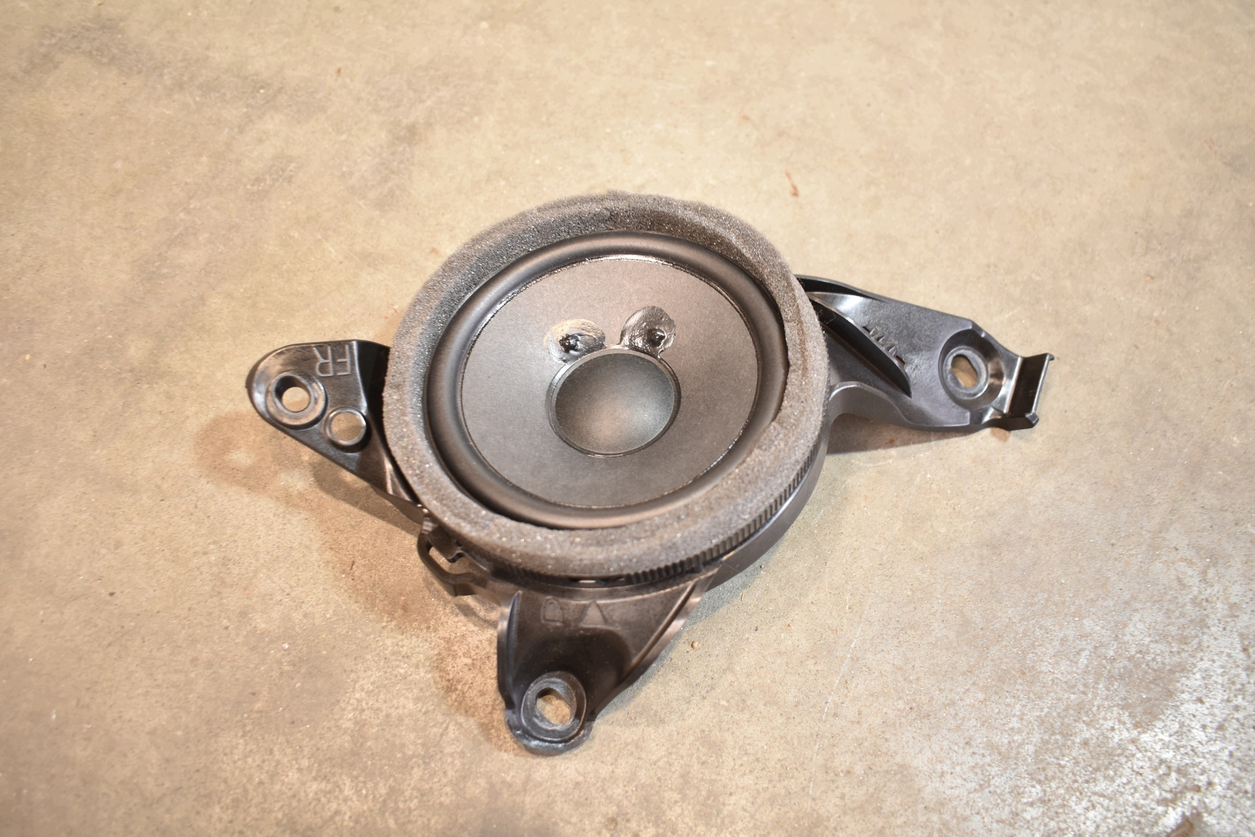 IDEALNY speaker door front front right MERCEDES W206 1