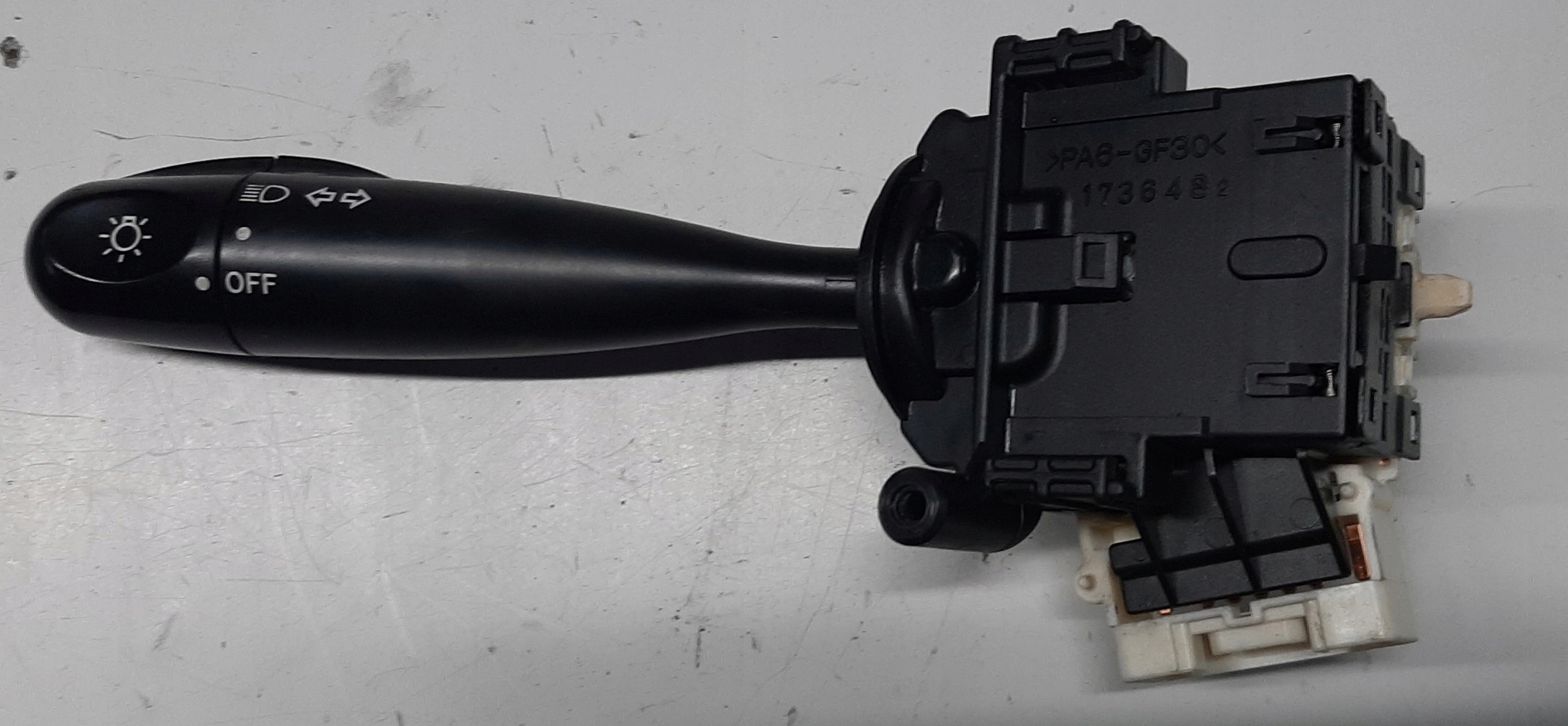 Bouton Indicateurs de direction Toyota Yaris et 99