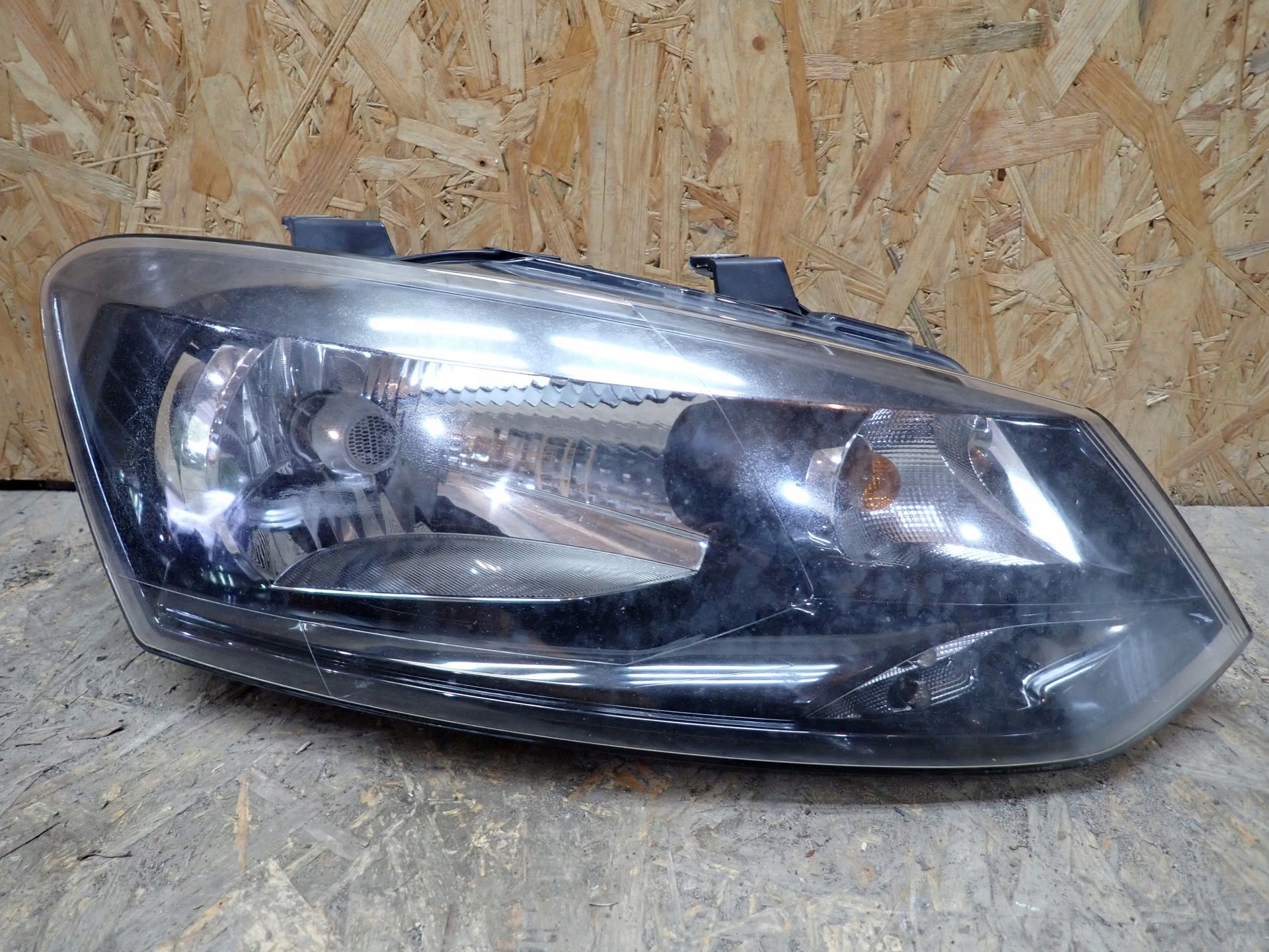 light right REFLEKTOR right VW POLO 6R 6R1941016E