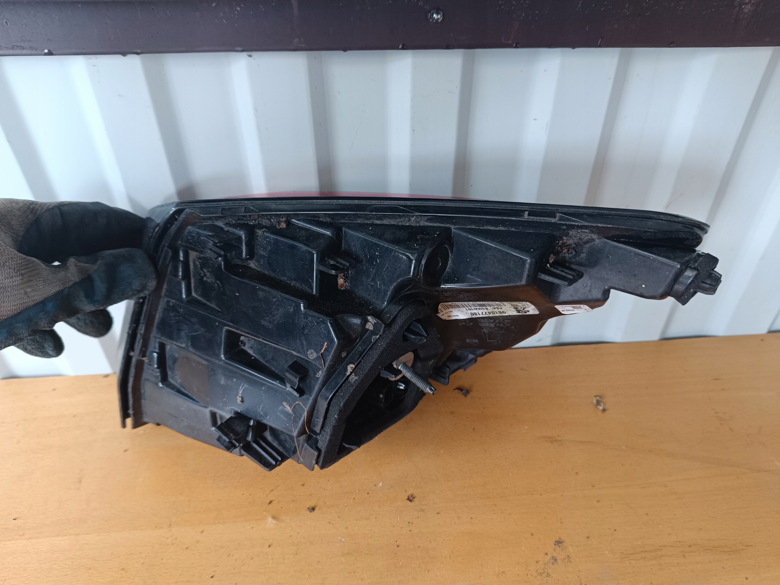 light left rear left rear part PEUGEOT 3008 9810477180