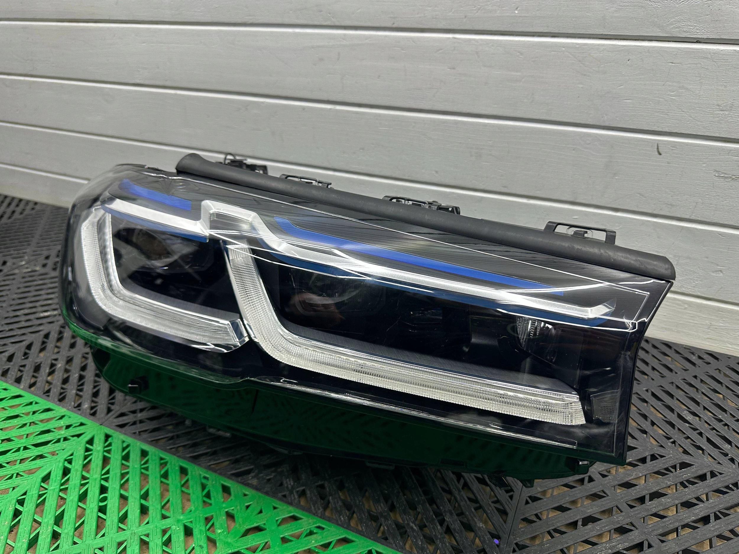 Reflektor front side right BMW 5 G30 G31 G38 9850588