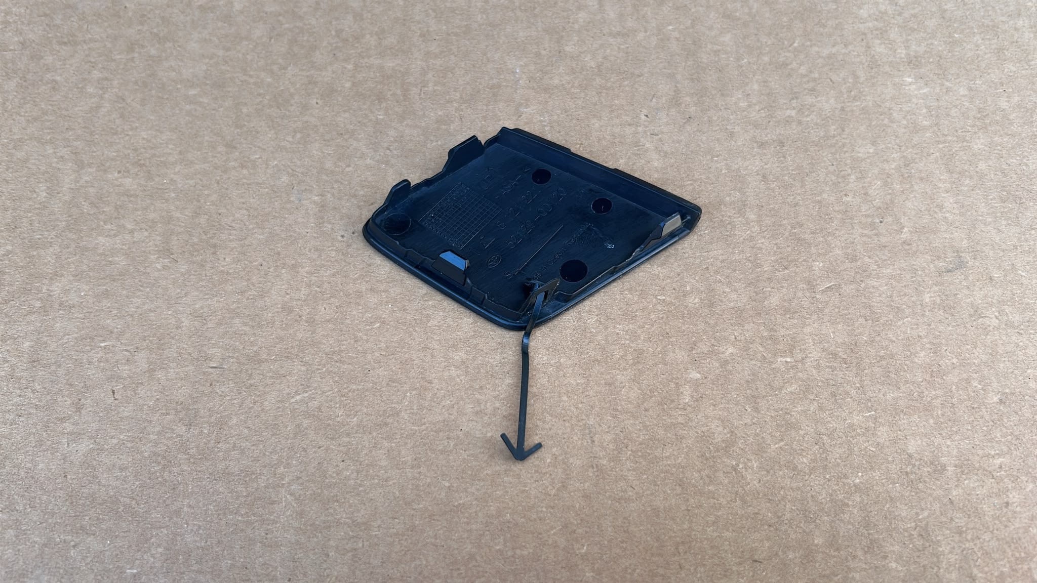towing hook cap of a bumper front front TOYOTA YARIS IV 20