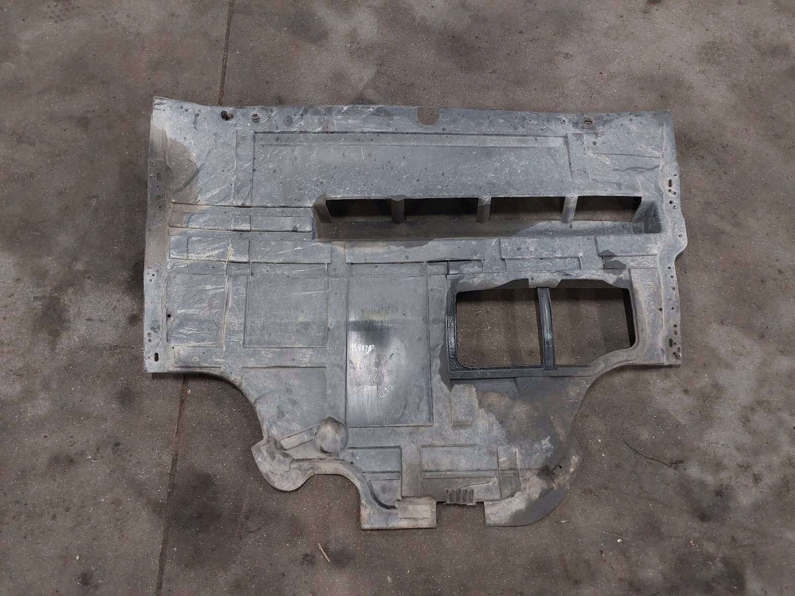 motor cover lower RENAULT TRAFIC II