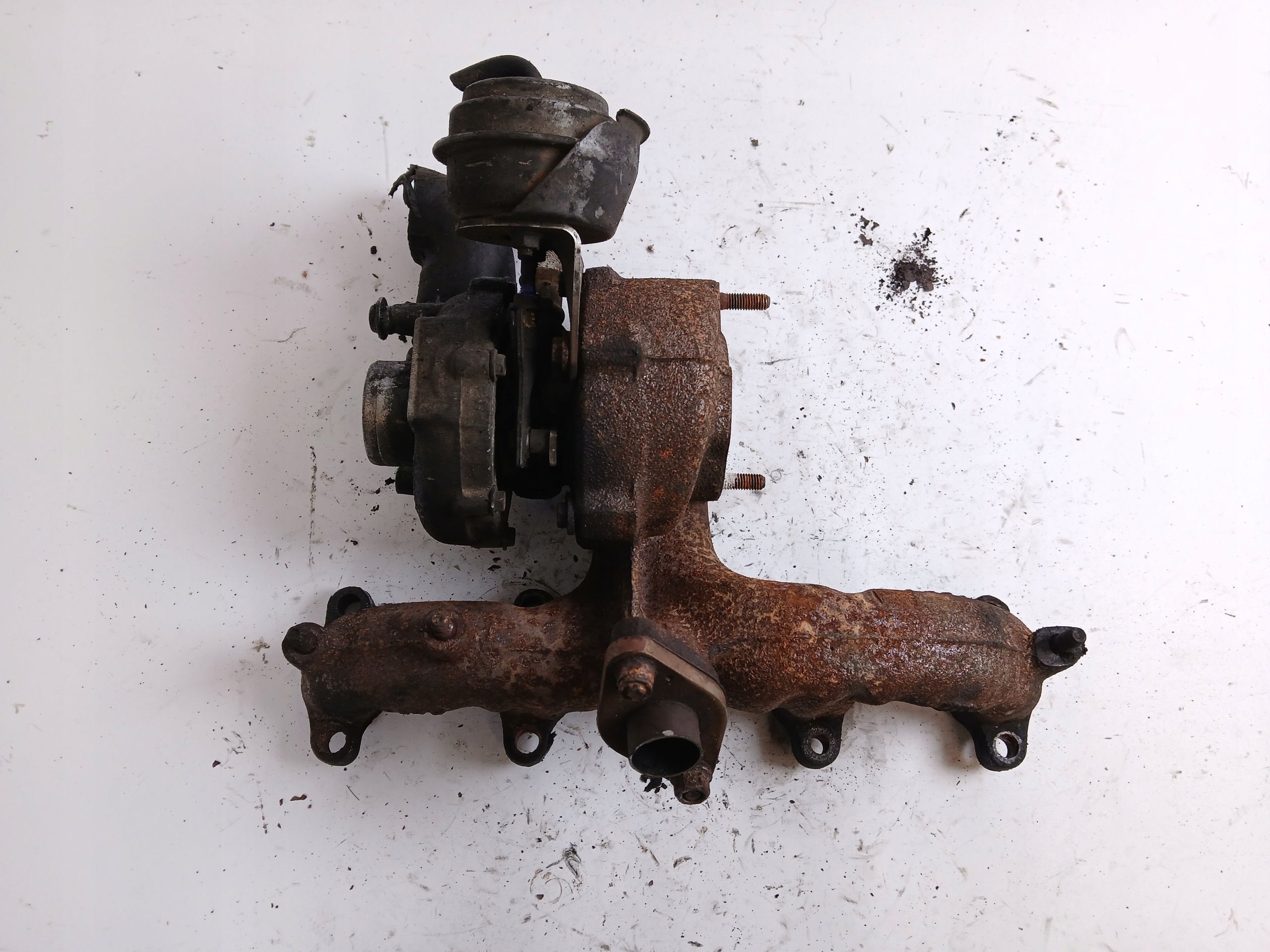 VW GOLF IV LEON e 1.9 TDI turbo TURBINA 038253019N