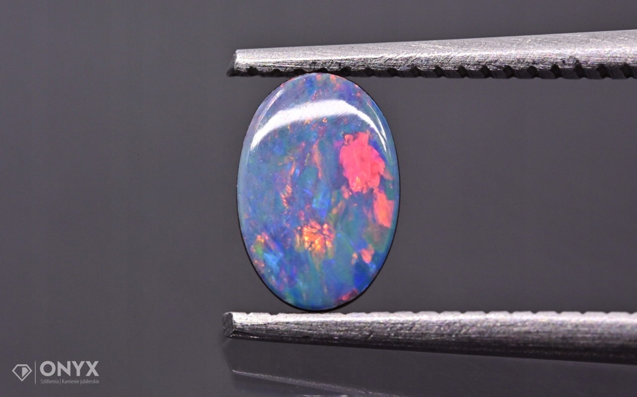 Opal Australská mělká konvexní dublet ovál 6x4 m