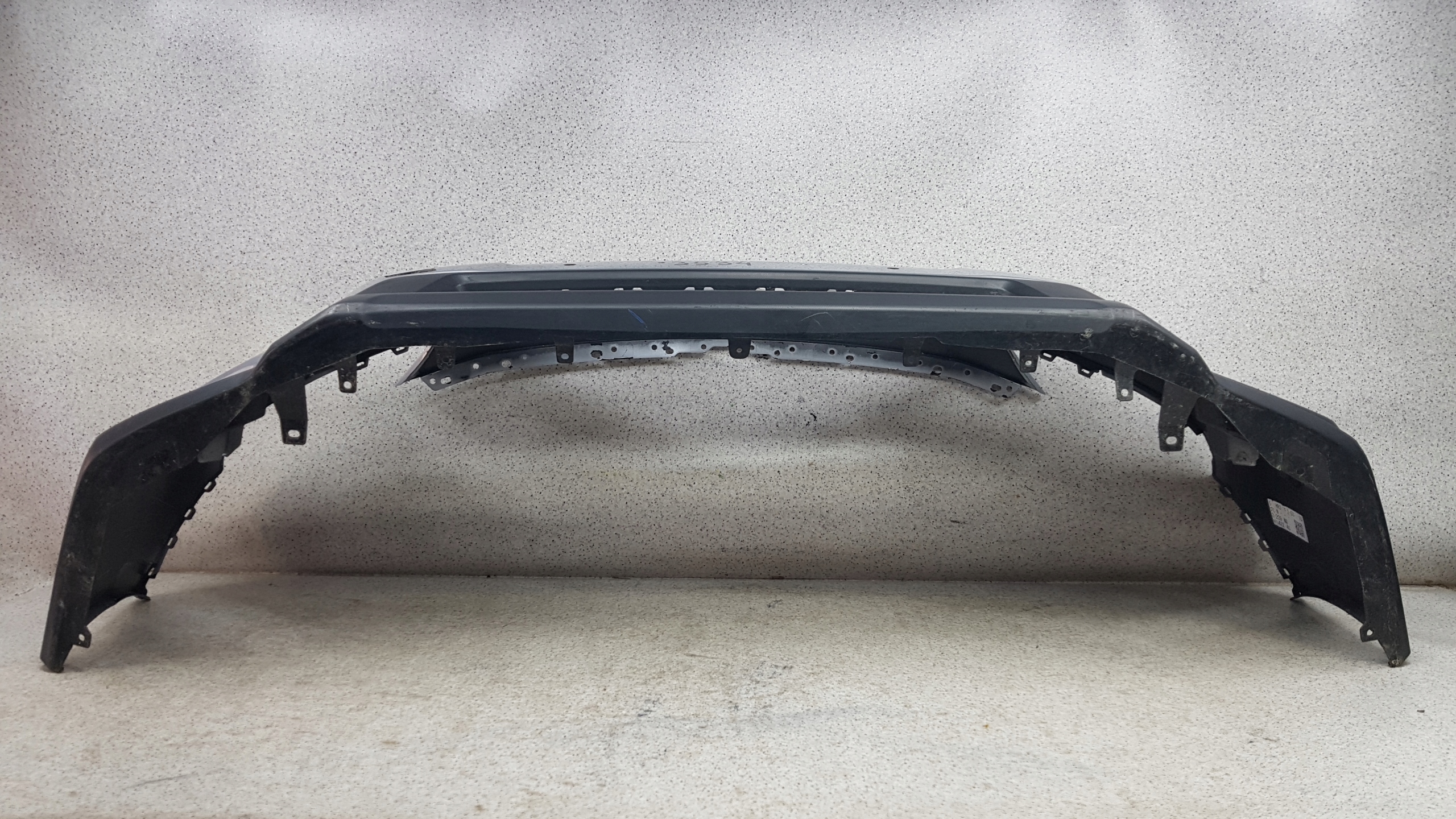 SUBARU XV CROSSTREK 2017 - bumper front 3534