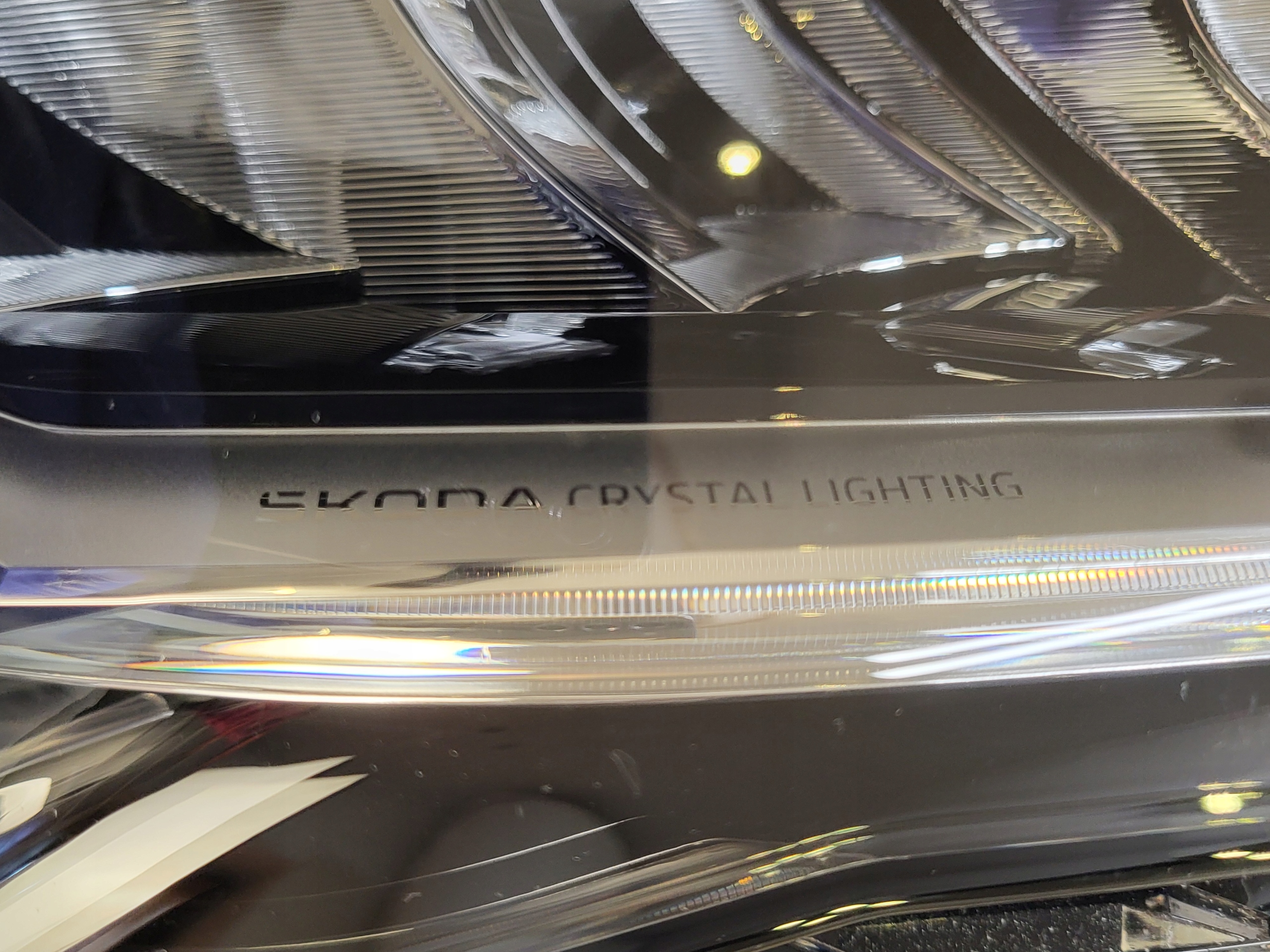 фара правая full led Crystal SKODA SUPERB IV 4 новая oe