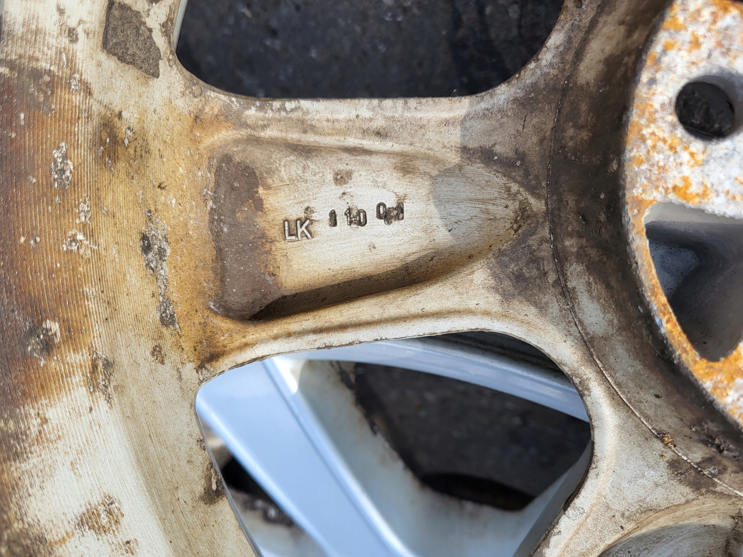 4X 16 discs aluminium disc cap SAAB 9-5 ALUTEC 5X110 ET40 OE