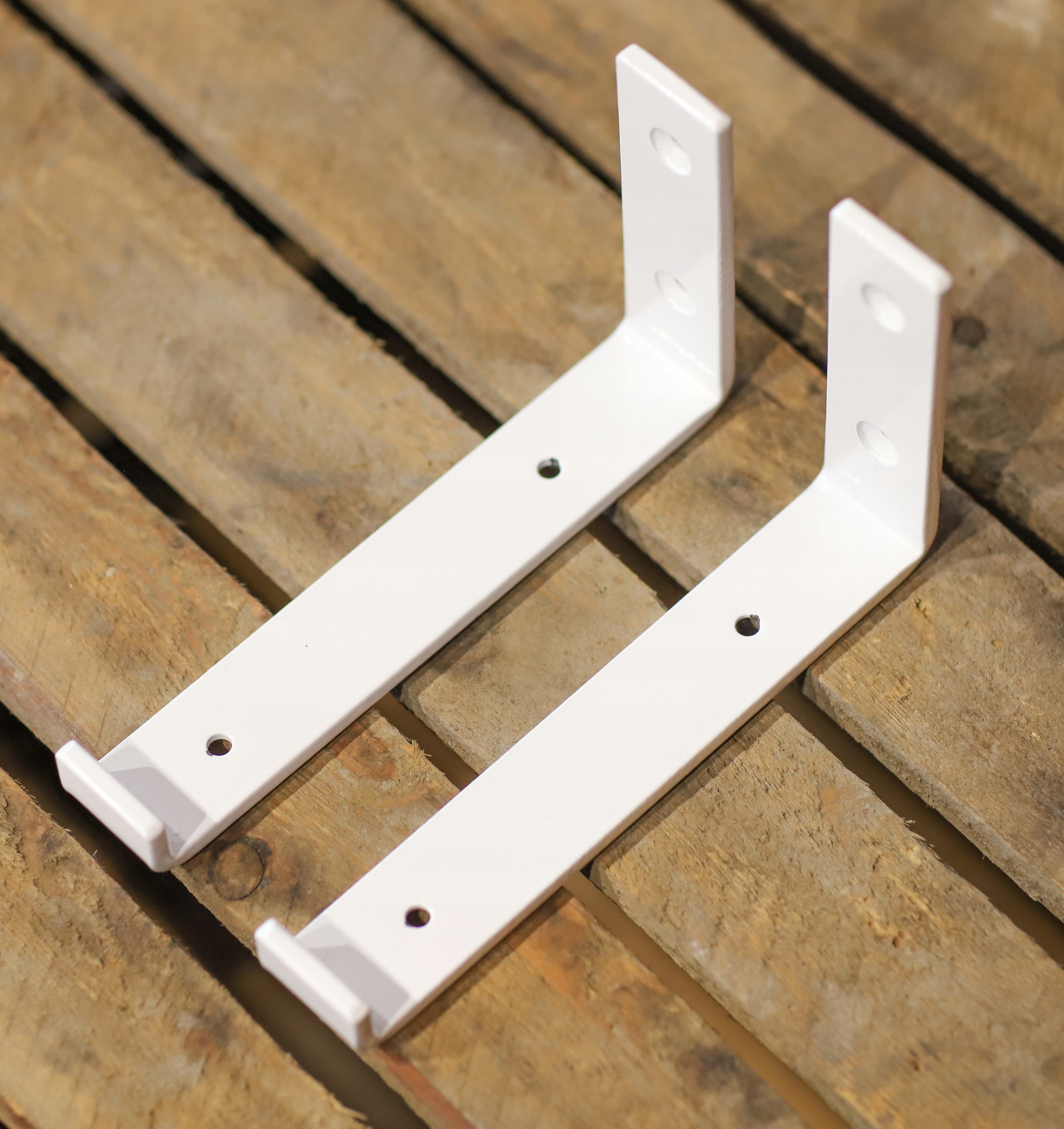 

Wspornik biały uchwyt do półki metal loft 16cm