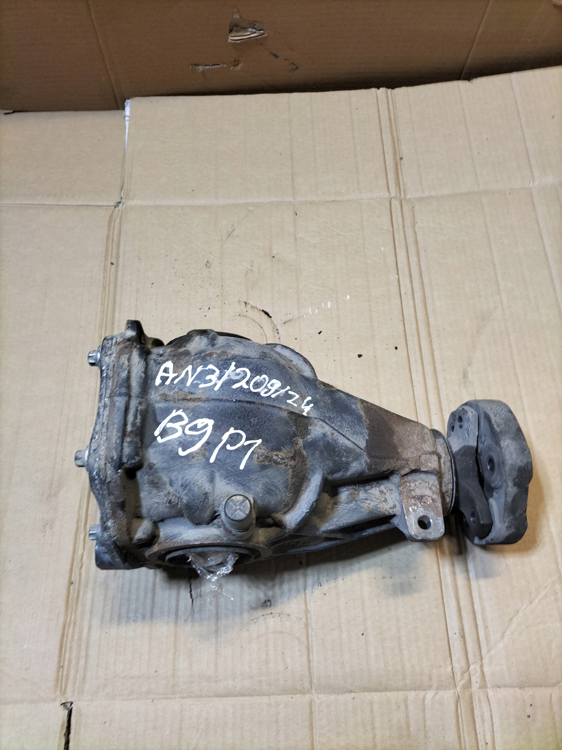 MERCEDES C-KLASA W203 2.2 CDI diff differential rear part