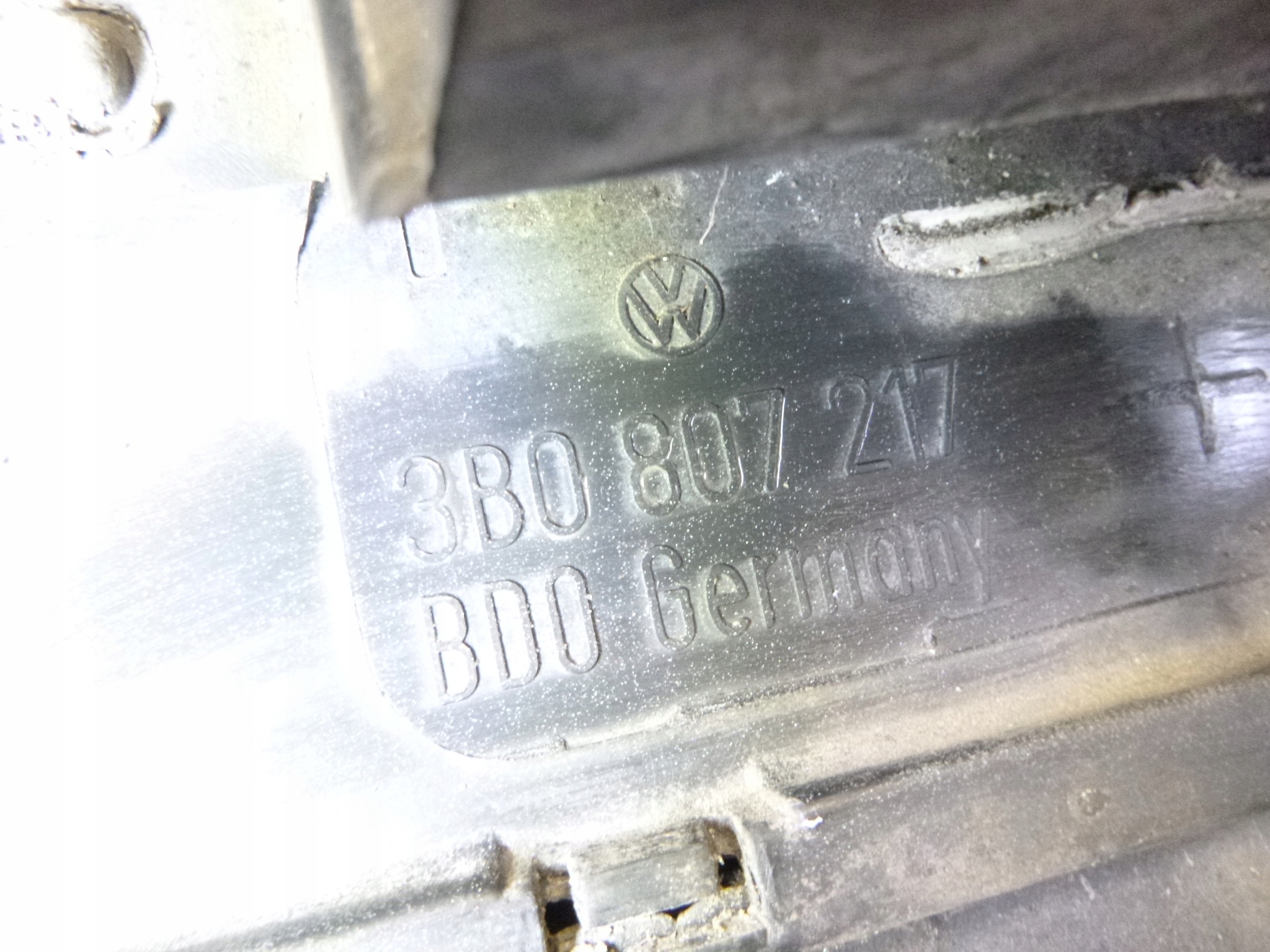 bumper front VW Passat B5 LC9Z 2001r. below Xenon 3B0807217