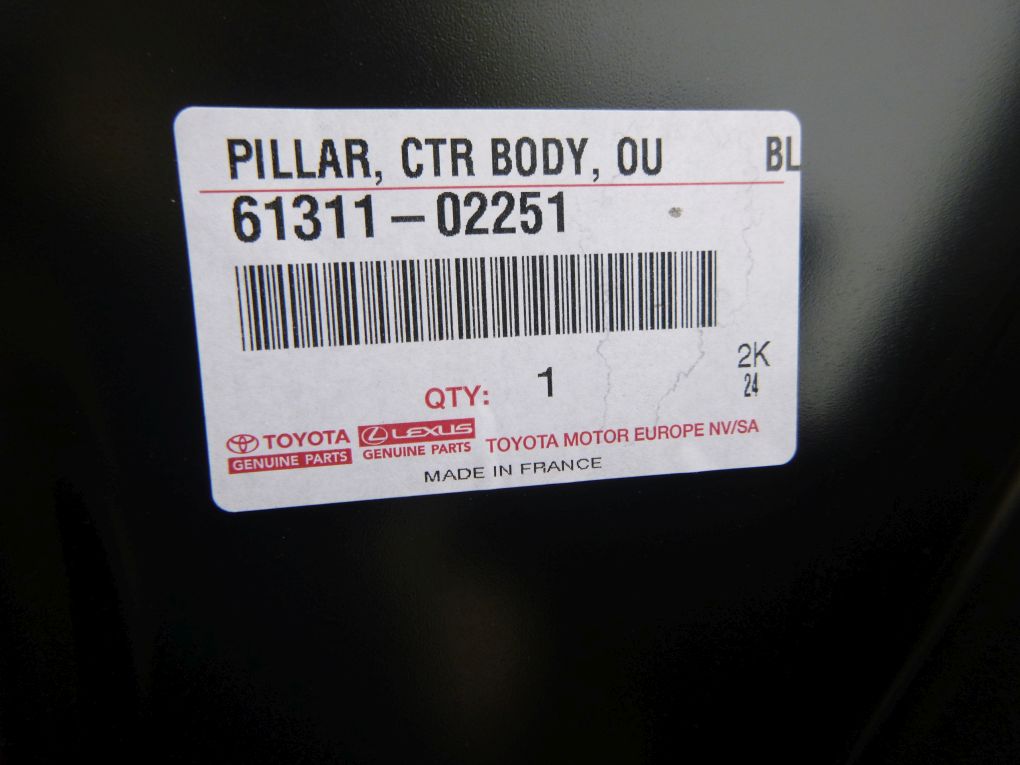 TOYOTA AURIS II 2 12- right pillar