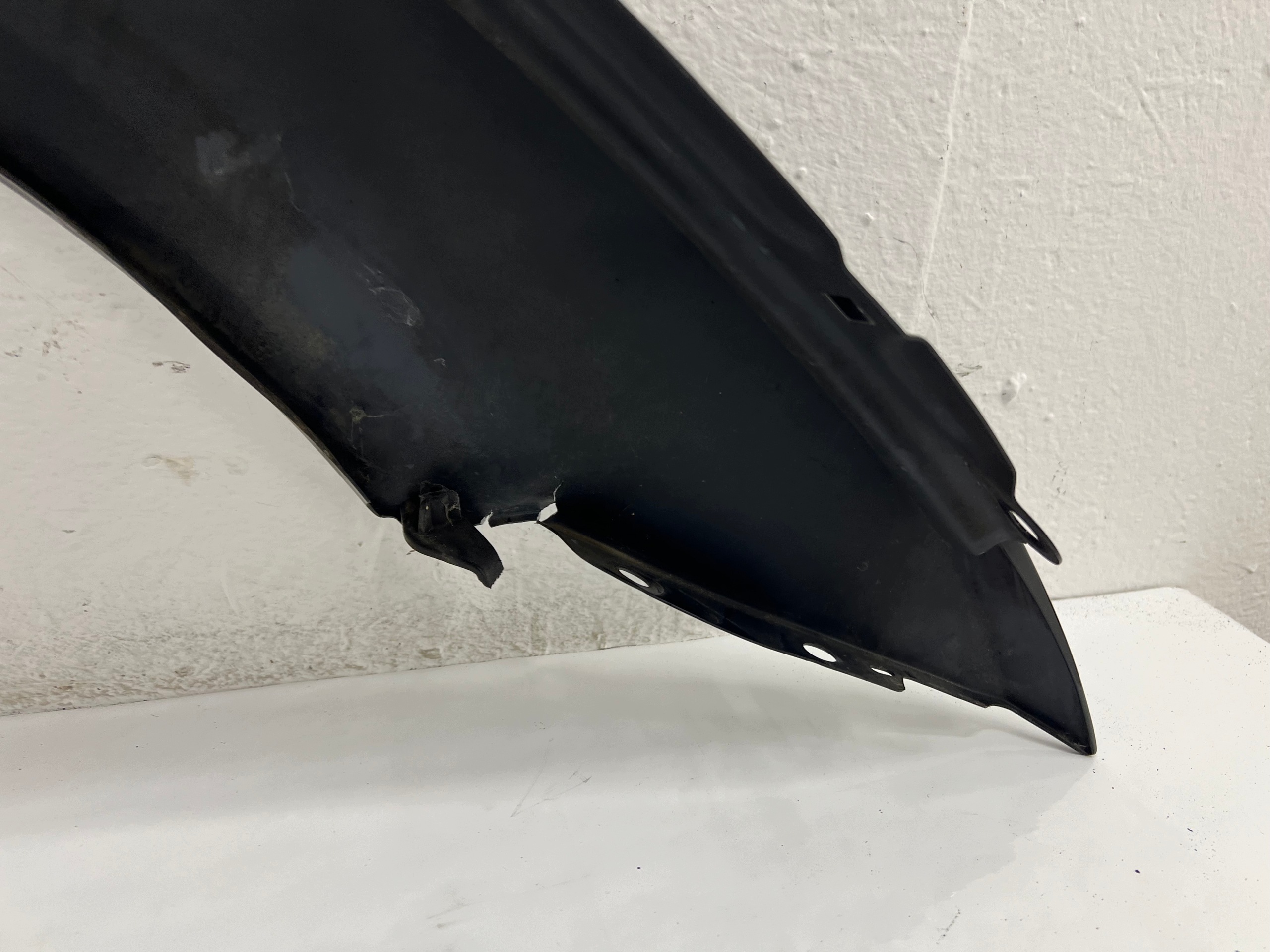 AUDI A7 4G8 fender left front black damaged LX7U
