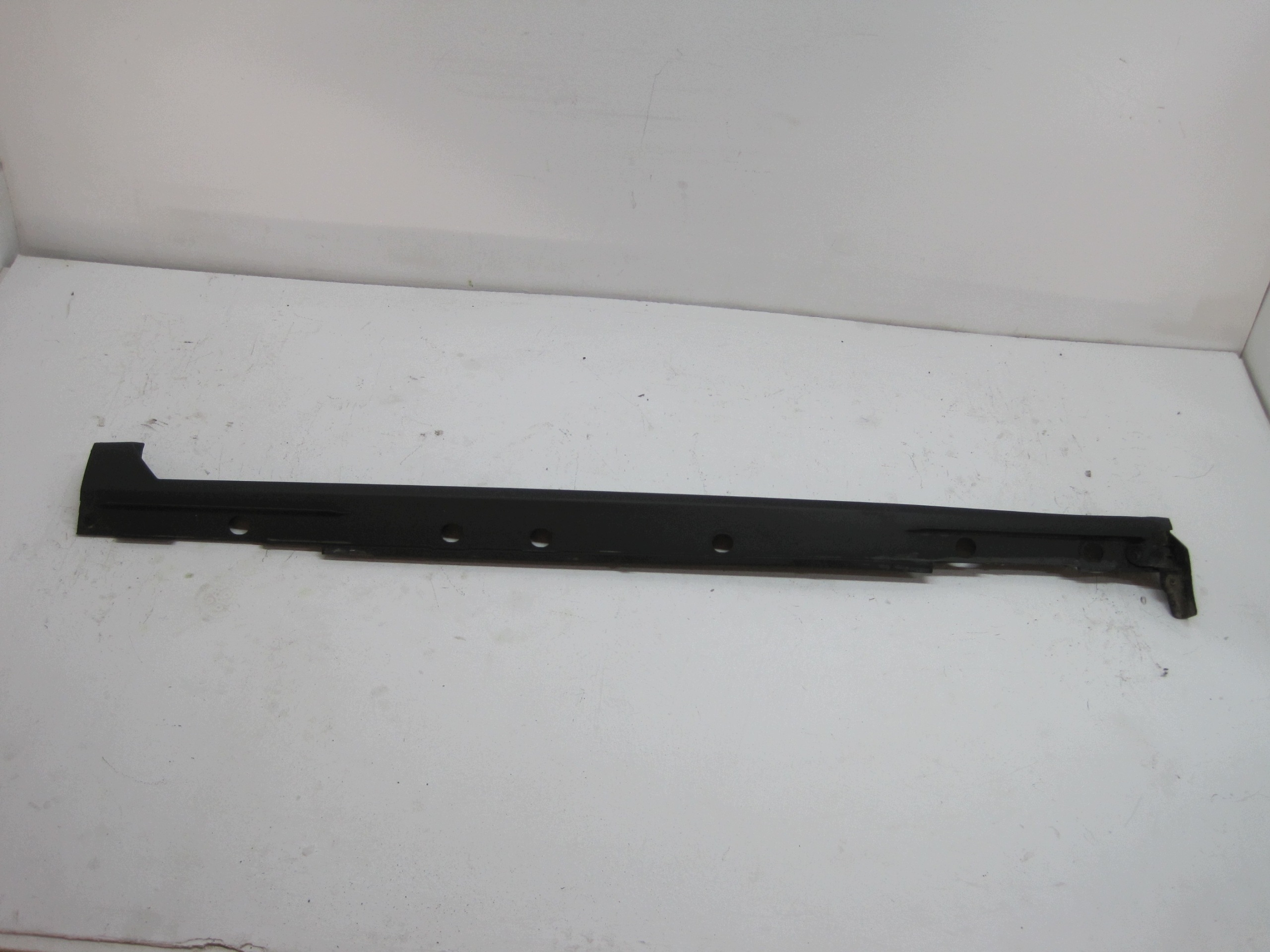 cap moulding threshold TOYOTA YARIS CROSS left