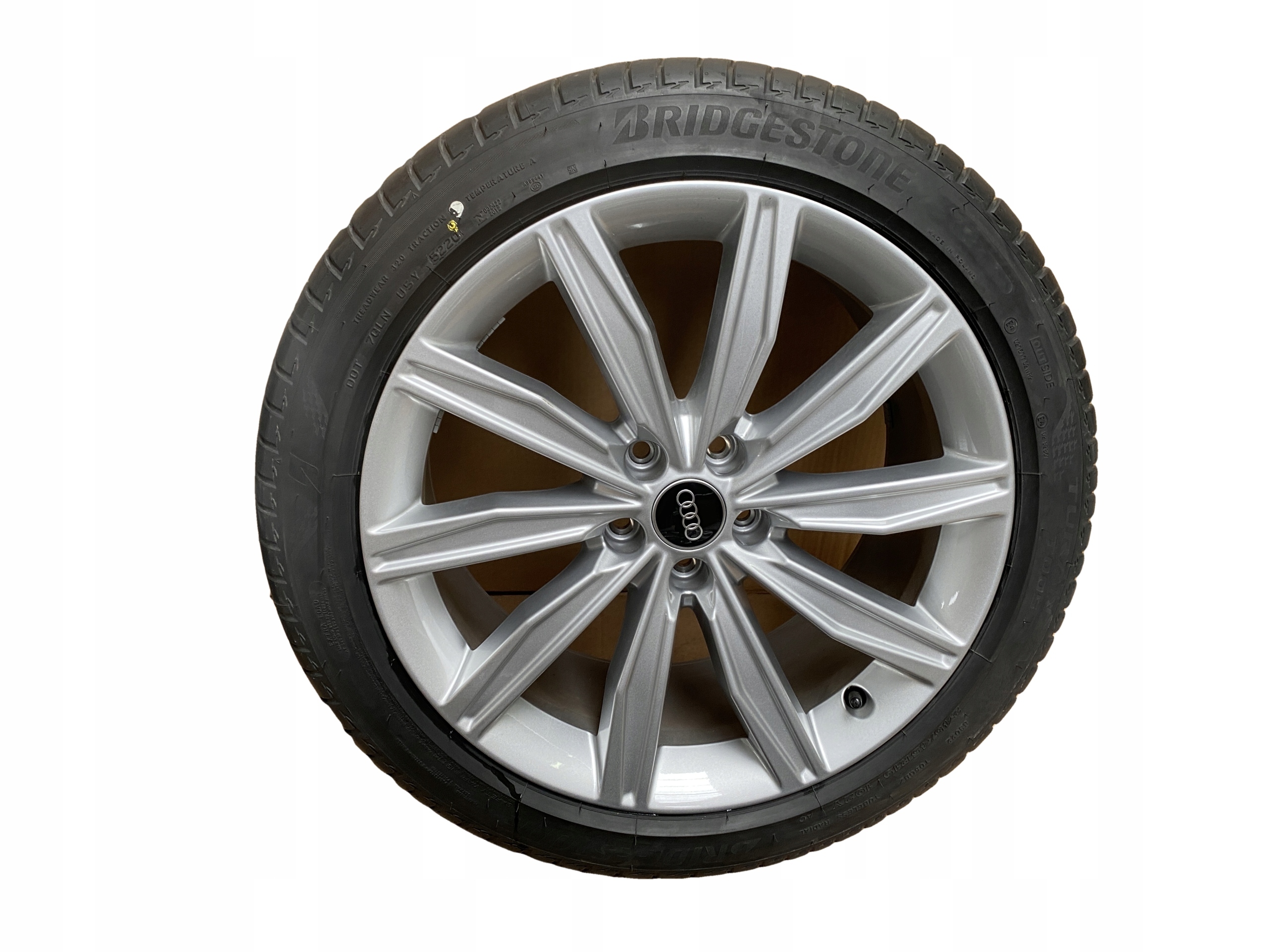 AUDI A6 4K C8 discs wheels 245/45R19 BRIDGESTONE