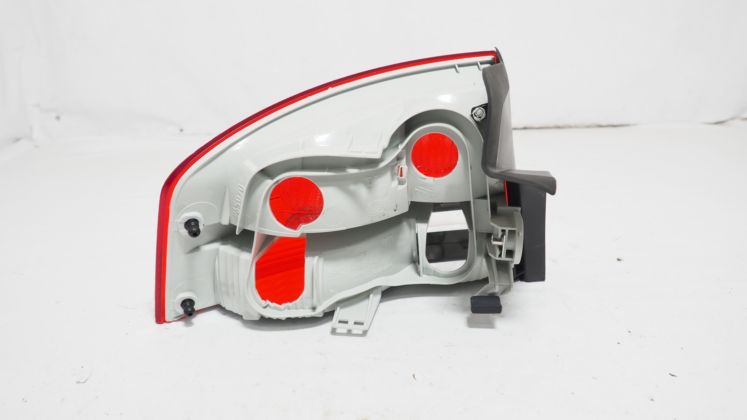 Audi A4 B7 sedan light right rear part