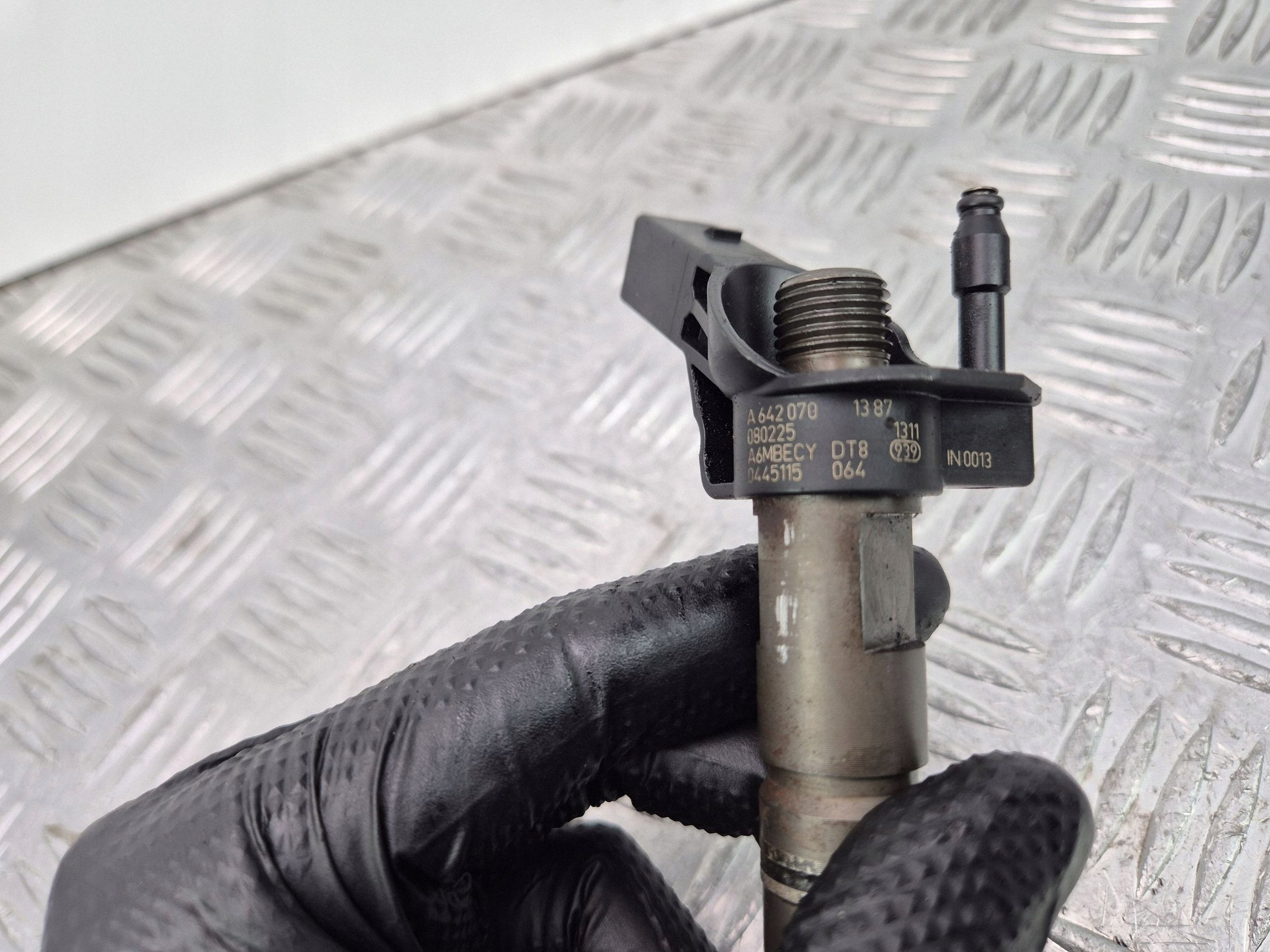 Mercedes E280 CDI W211 3.0 injector A6420701387 642.920