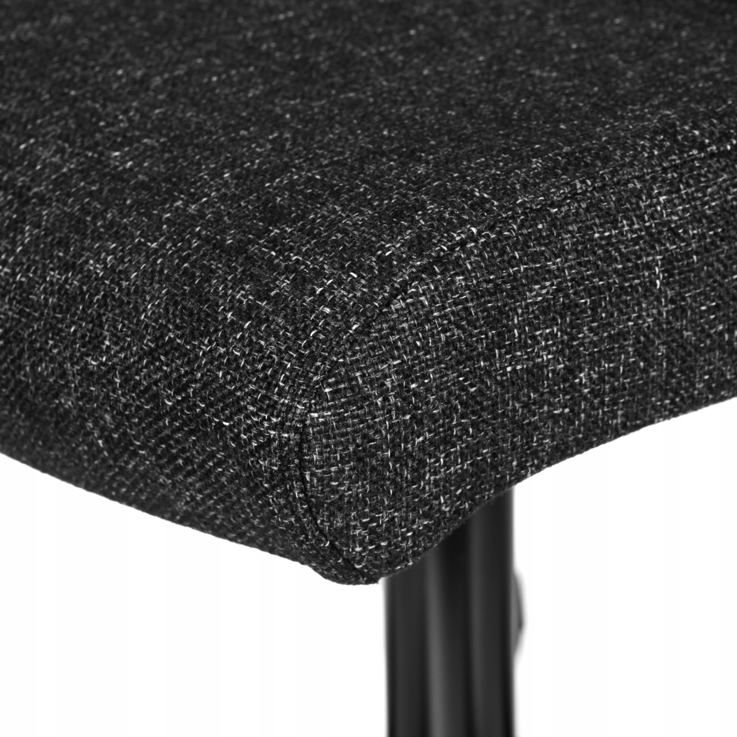 FOTEL BIUROWY OBROTOWY I-LINE CZARNY EF002 Nowy-St Szerokość mebla 71 cm