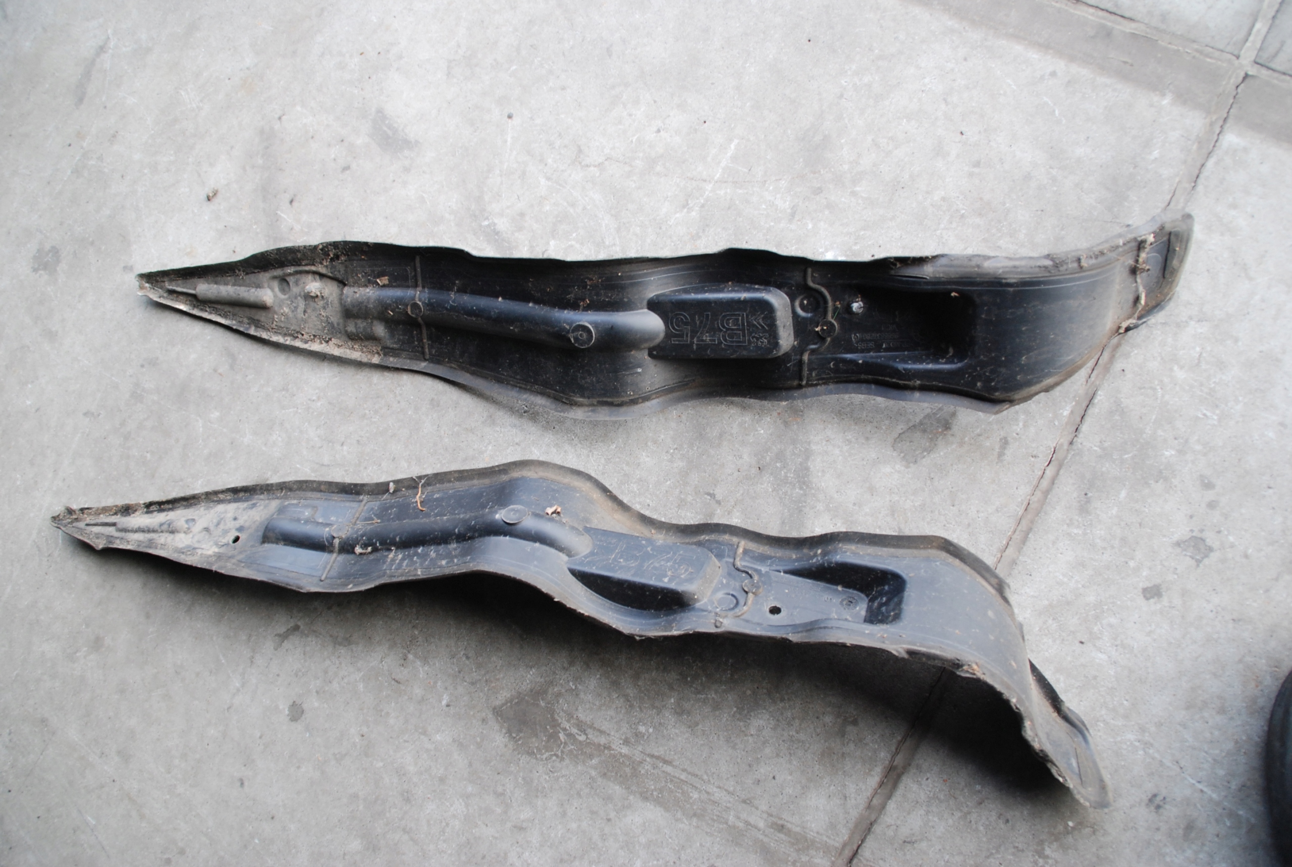 WYGLUSZENIE BLOTNIKA PRZOD L P DS4 10 Part manufacturer Citroen OE