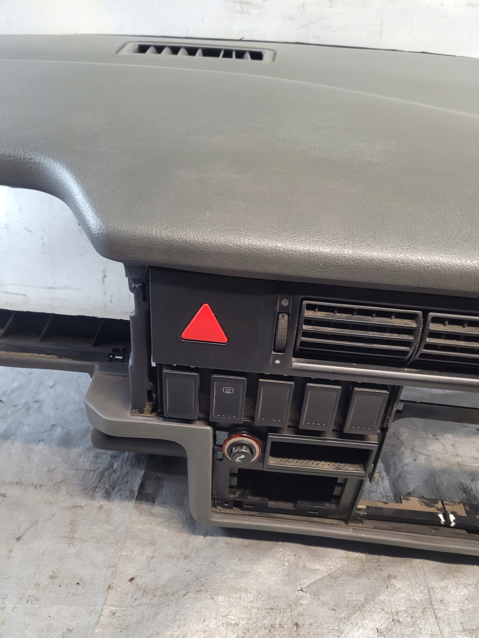 dashboard instrument panel OE 705857199 VW T4 FL CARAVELLE EU