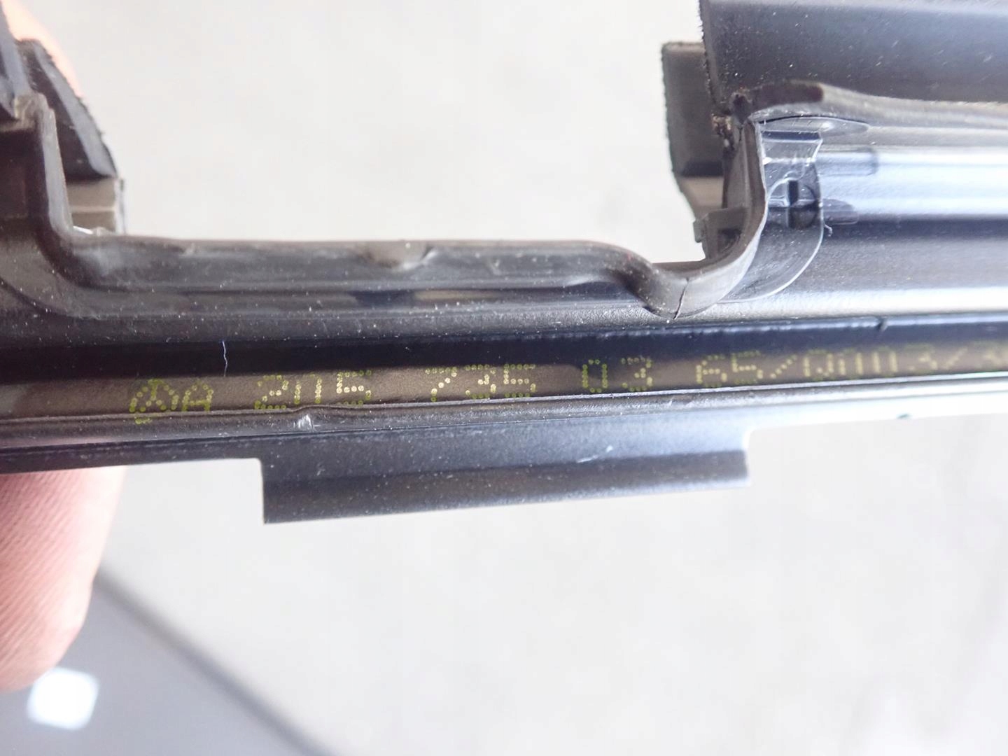 moulding dust left rear part MERCEDES C-KLASA W205