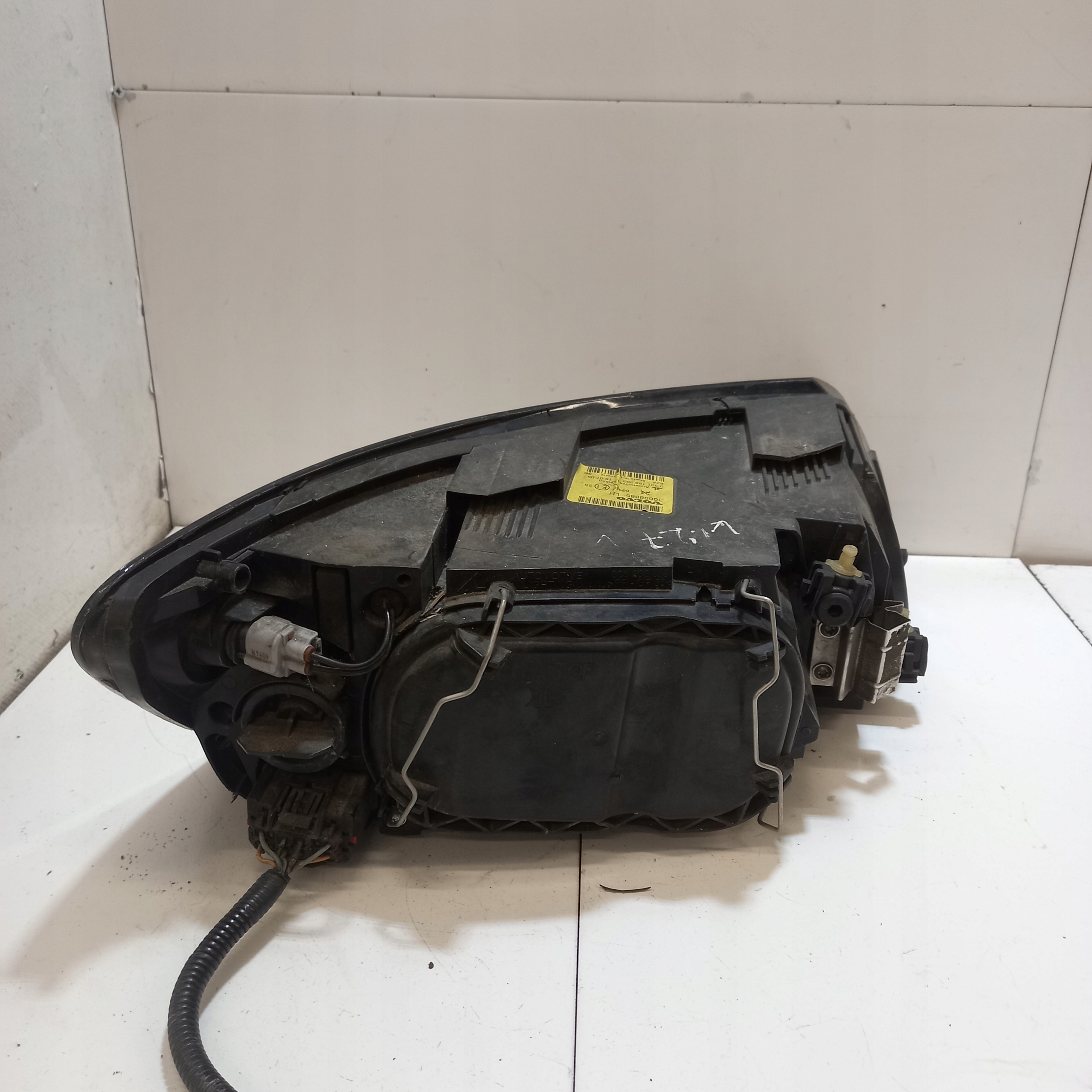 light left front VOLVO V50 30698885 0301198203