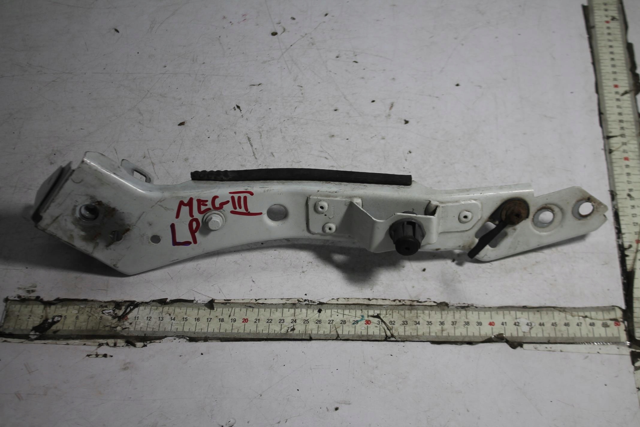 CONSOLE AILE GAUCHE 6251306E MEGANE III 08