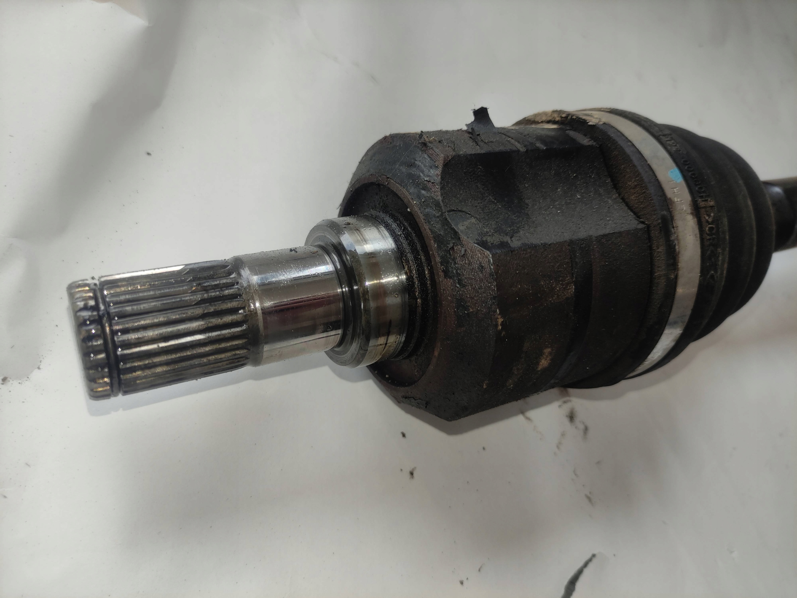 semi-axis right front KIA Carens III 2.0 B