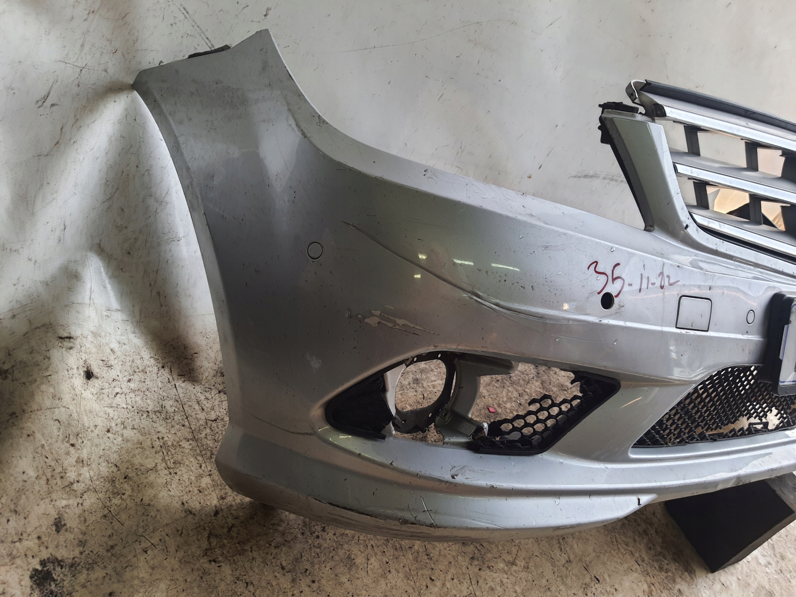 MERCEDES C-KLASA W204 AMG 08-11 bumper PDC