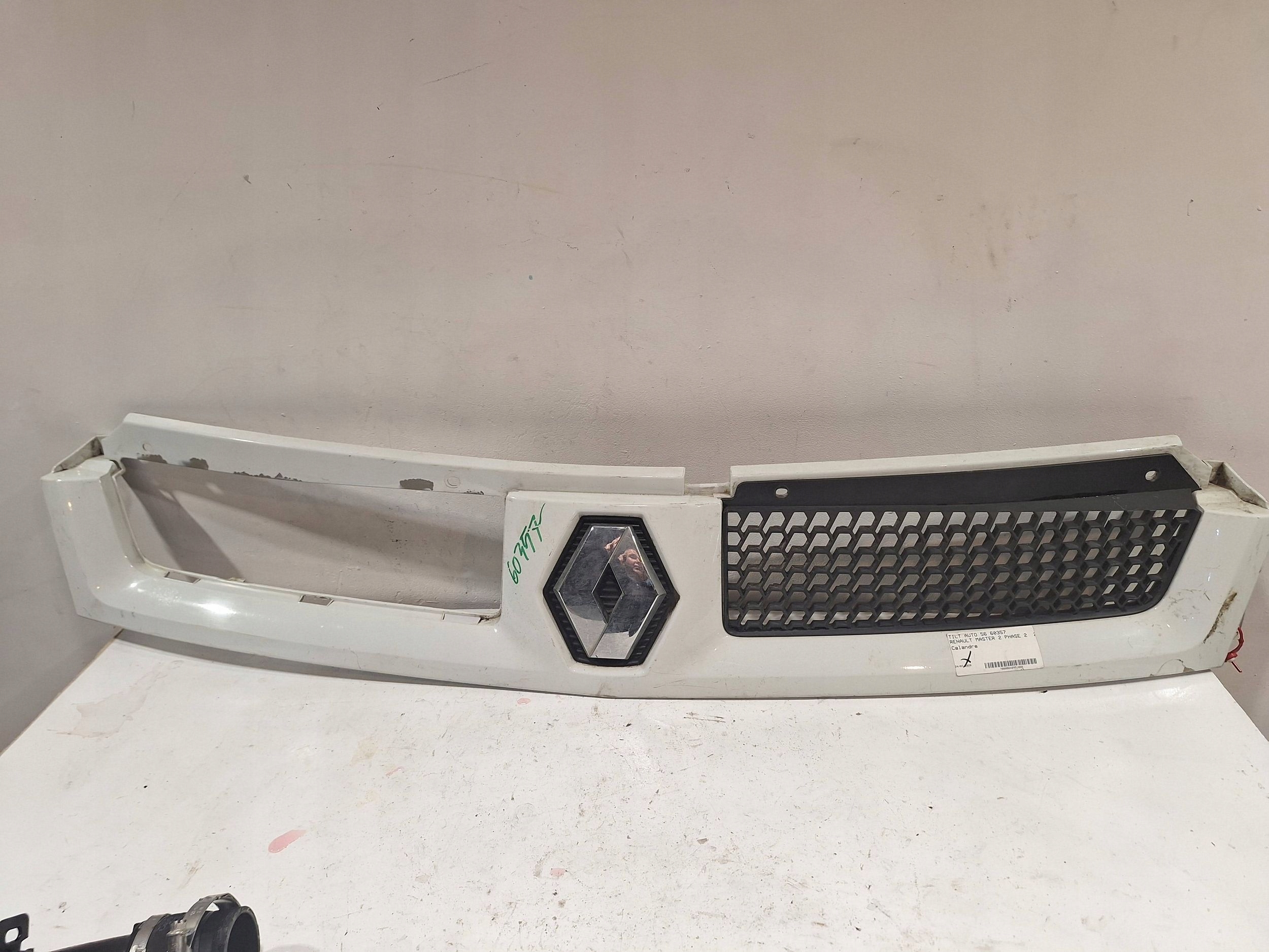 Grille 8200233765 RENAULT MASTER II 04