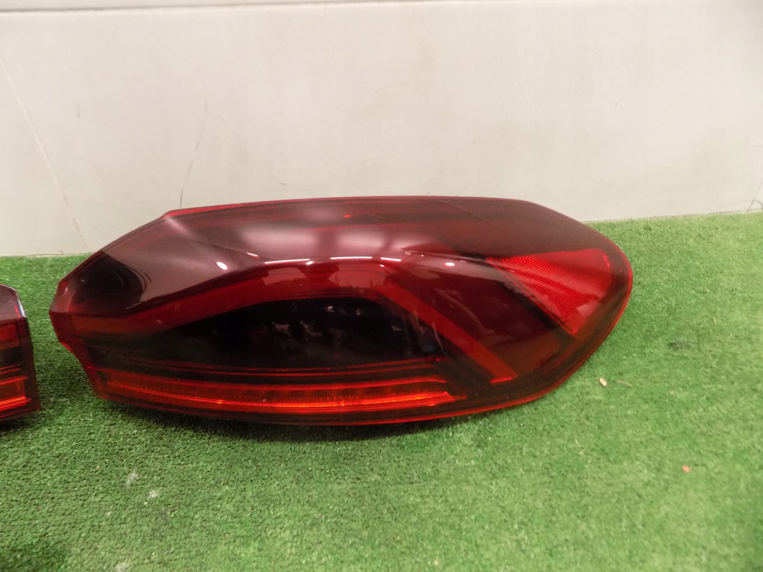 BMW X6 G06 LCI light rear part rear LED right EU 7421114