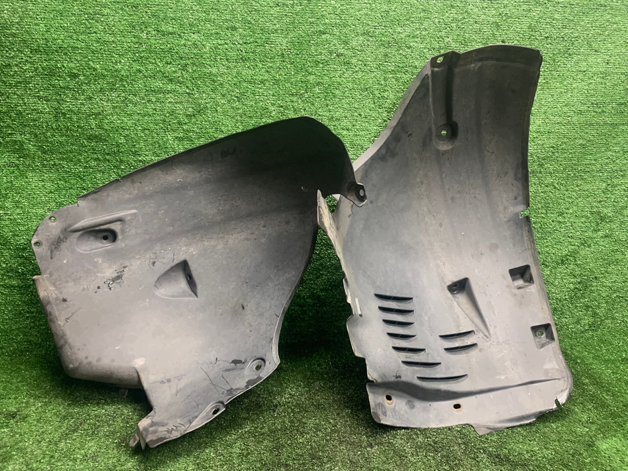 mudguard right front MERCEDES E W211 a2116981430 a2116980230 KOMPLET