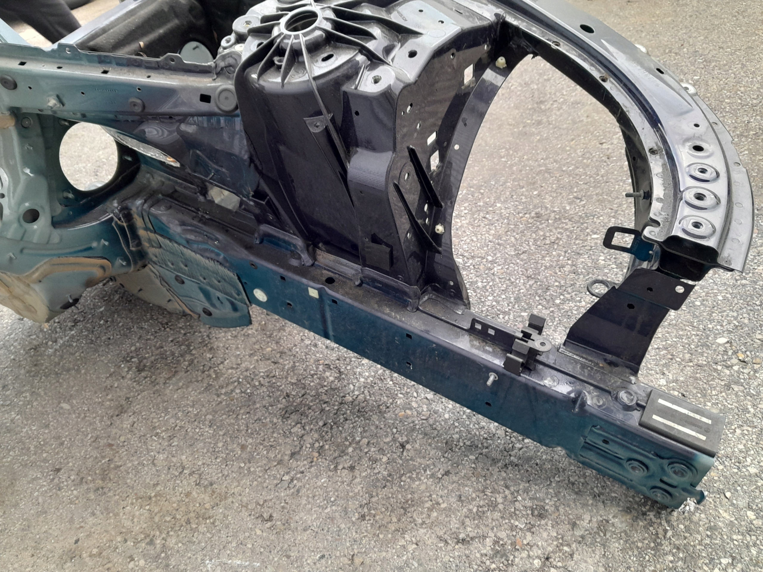 BMW 7' G11 LCI quarter pillar quarter left front C3Z