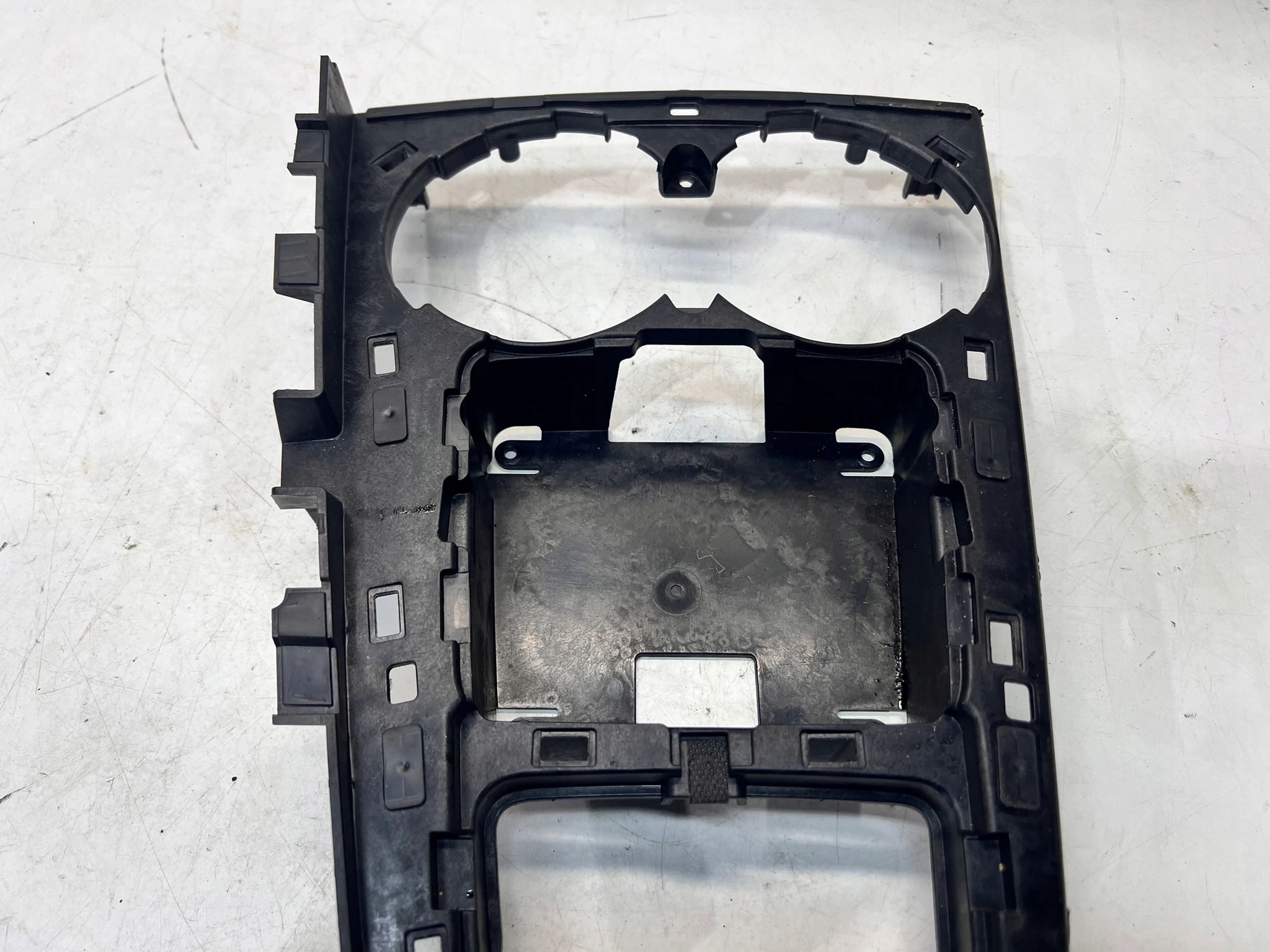 Châssis Console TUNELU SRODKOWEGO AUDI A4 B9 8W2864261A