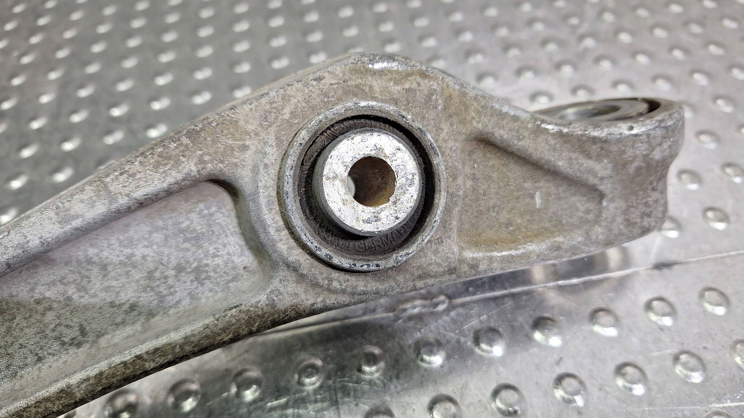 arm left front 8K0407155B AUDI A4 B8 A5 8T A7 A6 C7 Q5 8R
