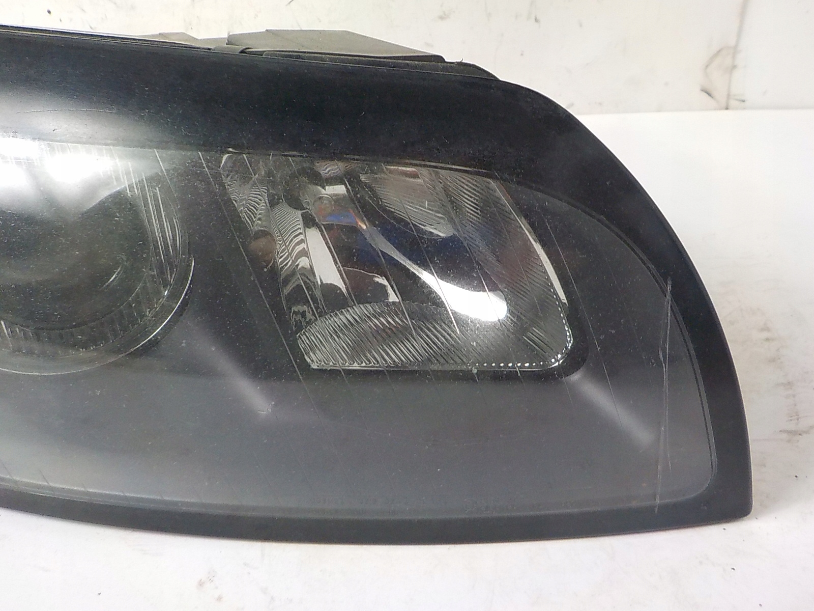 VOLVO C30 light right front front UK 30657175