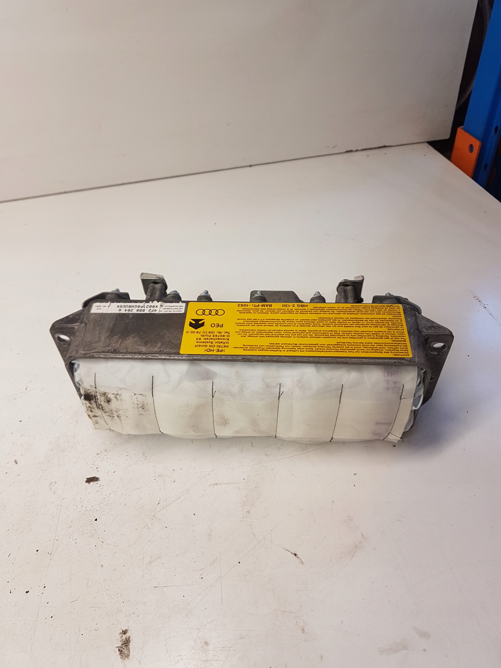 подушка пассажира Audi OE 4F2880204A