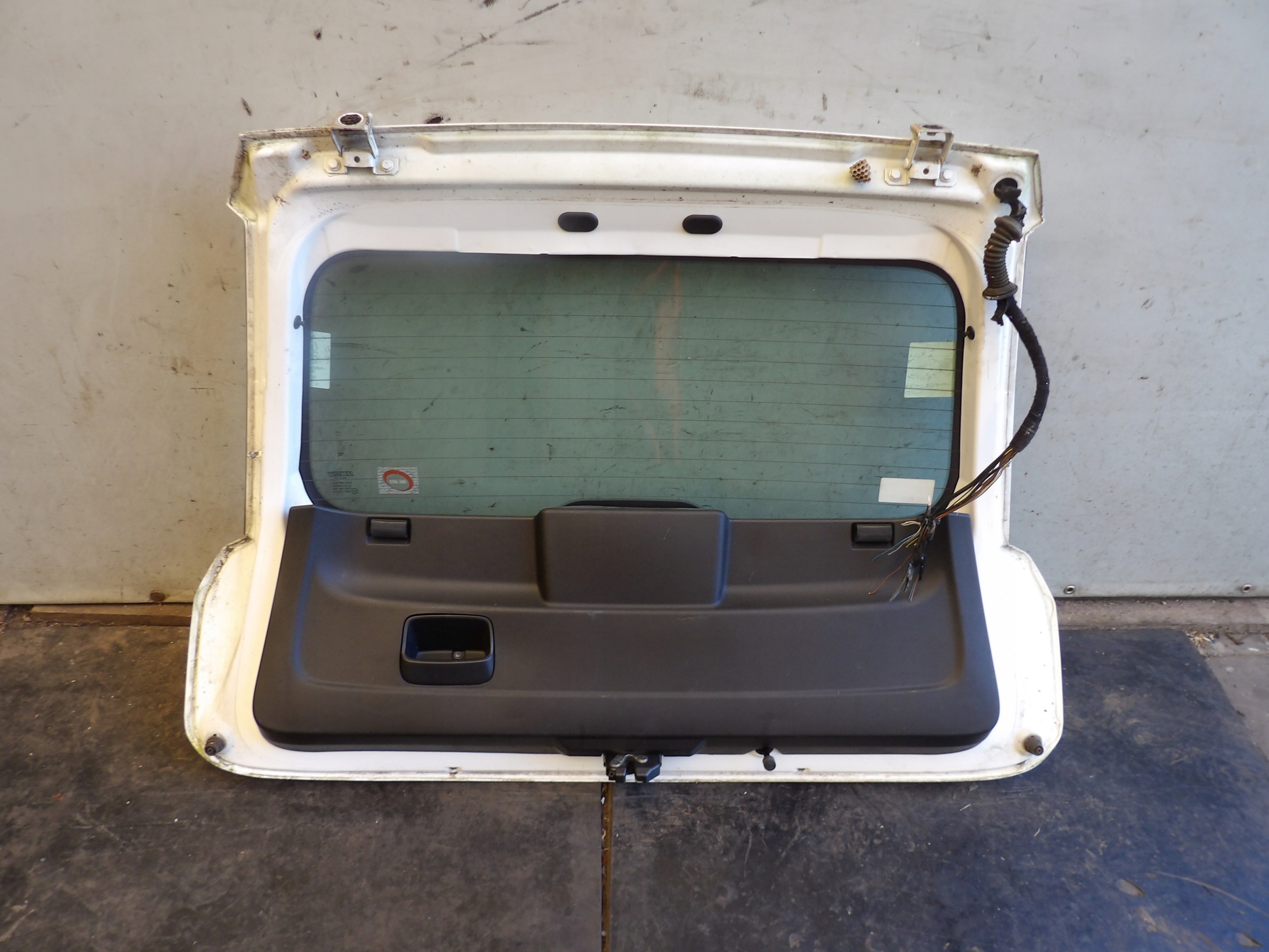 Fiat Grande Punto boot doors lak. 249 HB 3D