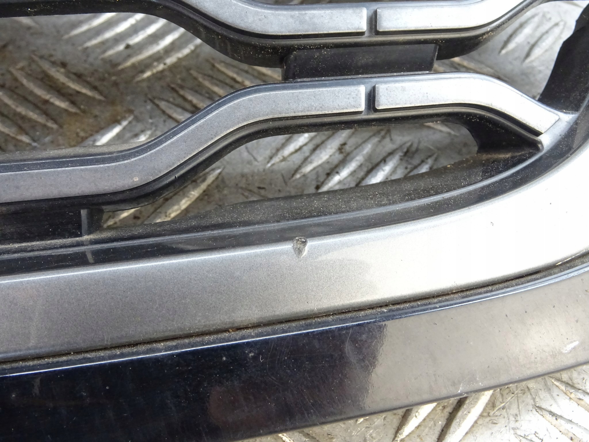 RANGE ROVER VELAR Grille J8A2-8200